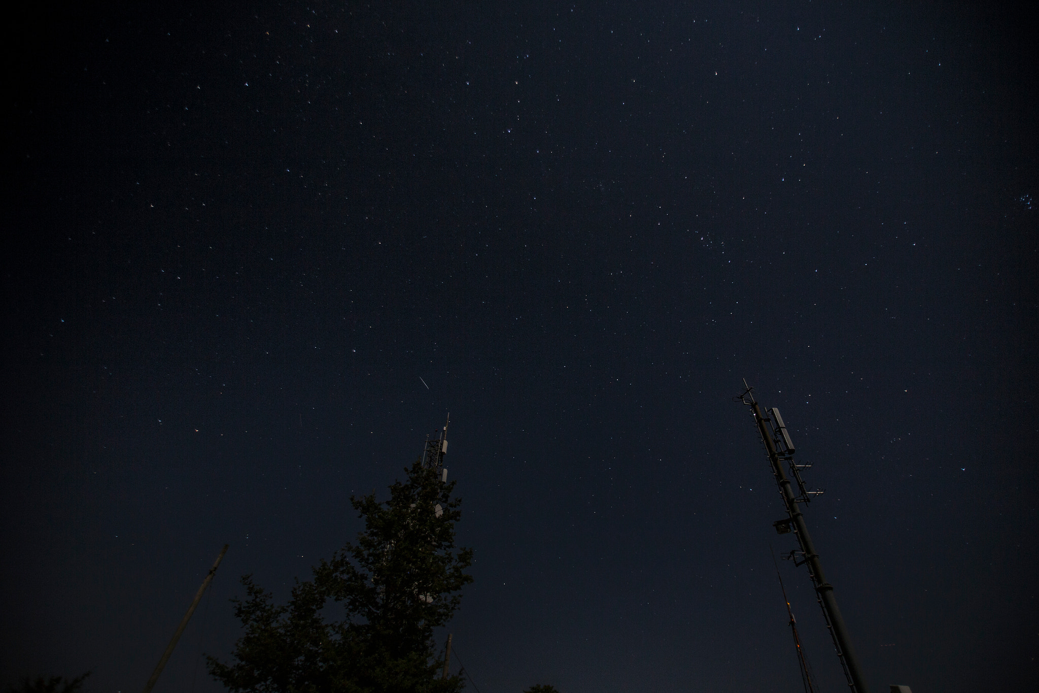 Sigma 17-35mm f/2.8-4 EX DG Aspherical HSM sample photo. Star falls photography