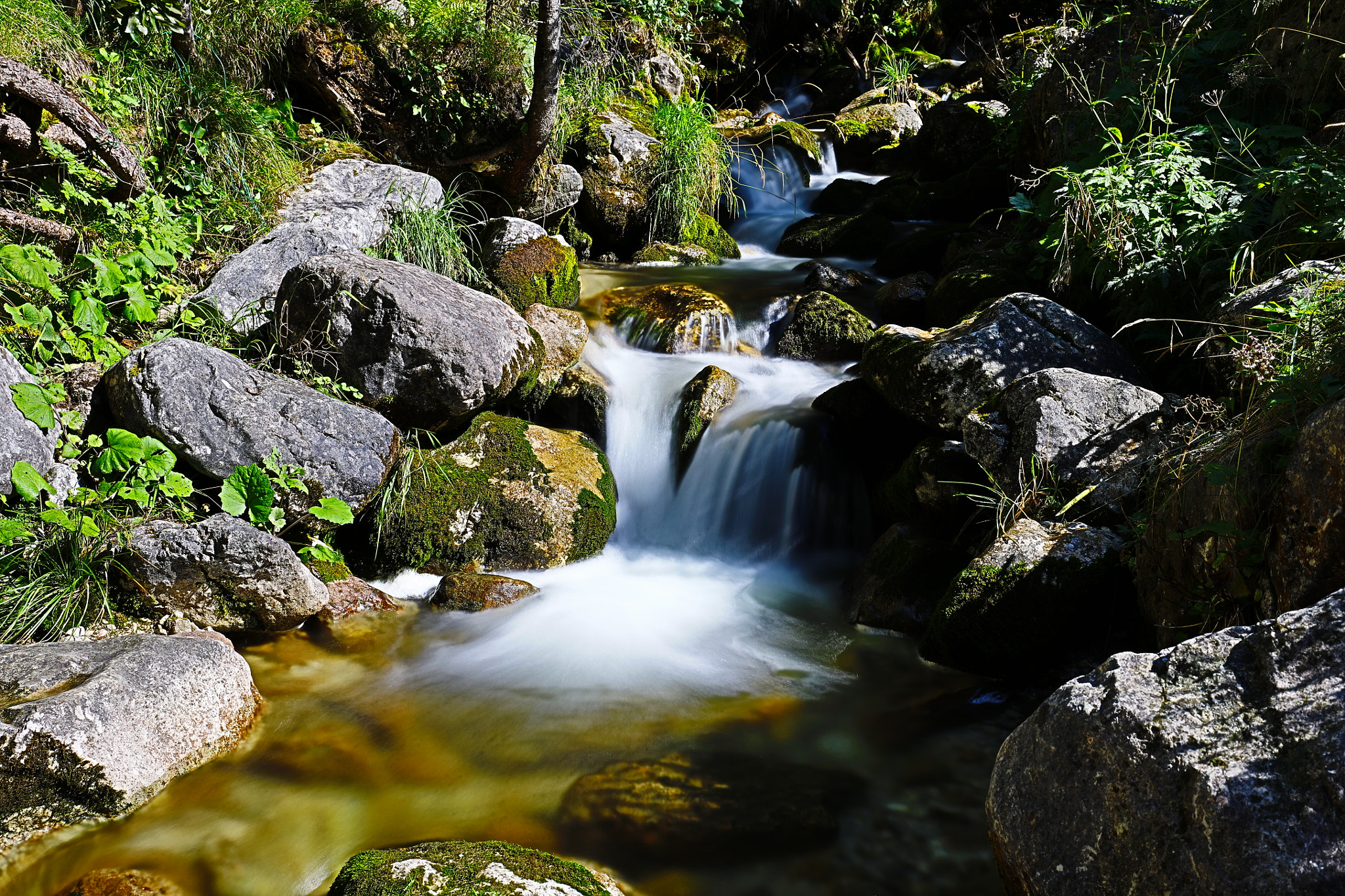 Canon EOS 5DS R + Canon EF 16-35mm F4L IS USM sample photo. Water in motion photography