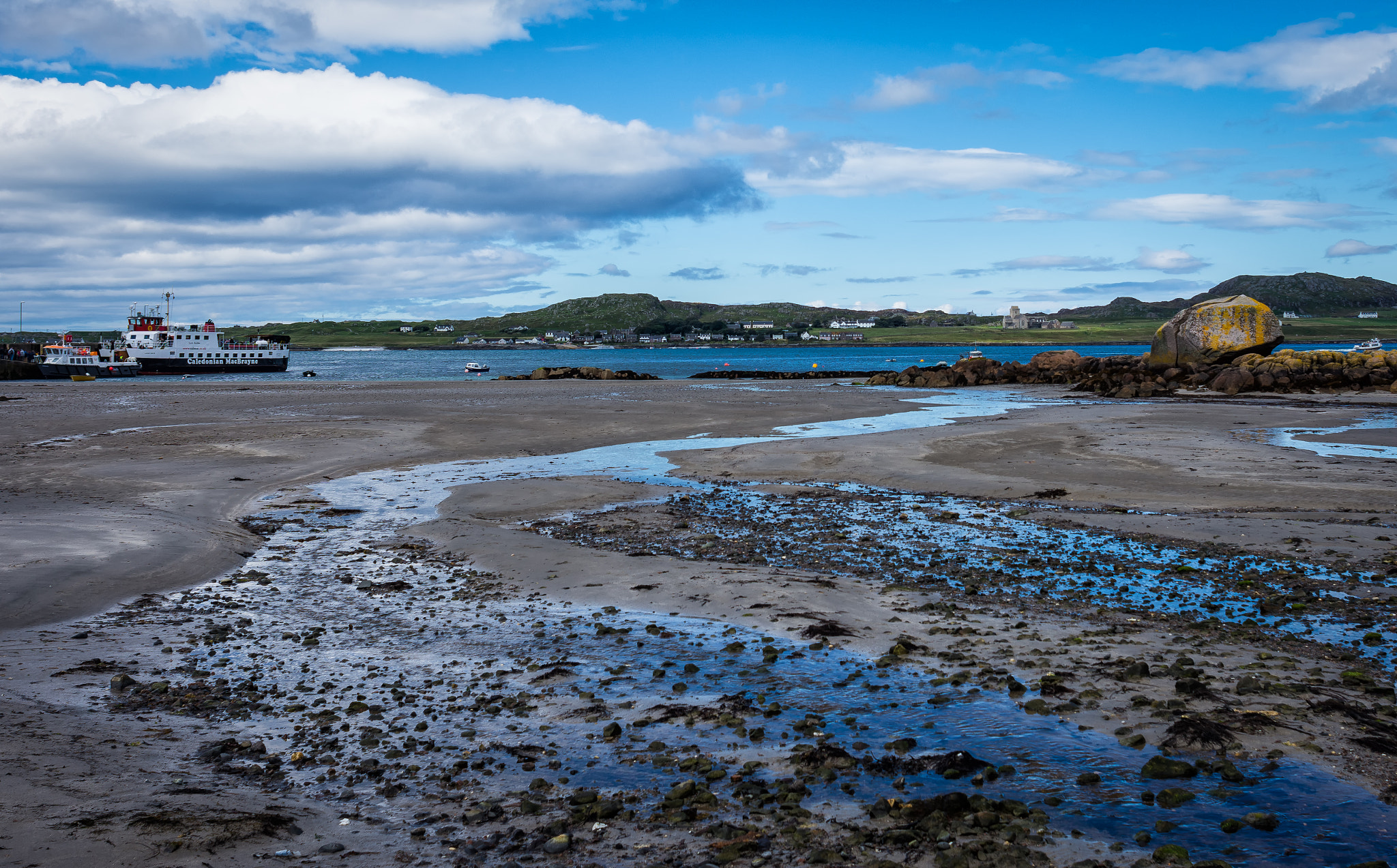 Nikon D7200 sample photo. Fionnphort, iona abbey in the background photography