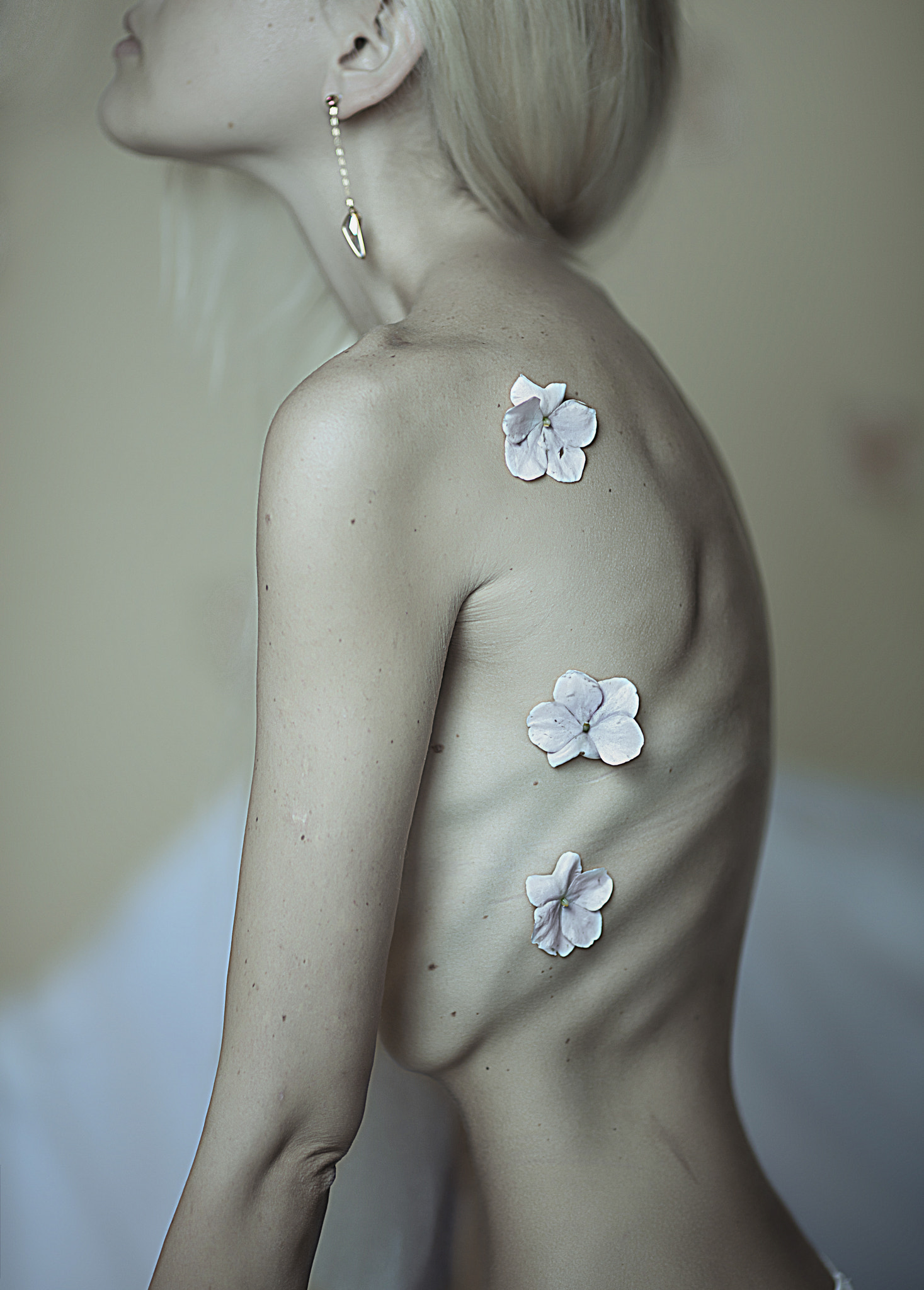 Canon EOS 5DS R + Canon EF 135mm F2L USM sample photo. Fragility photography