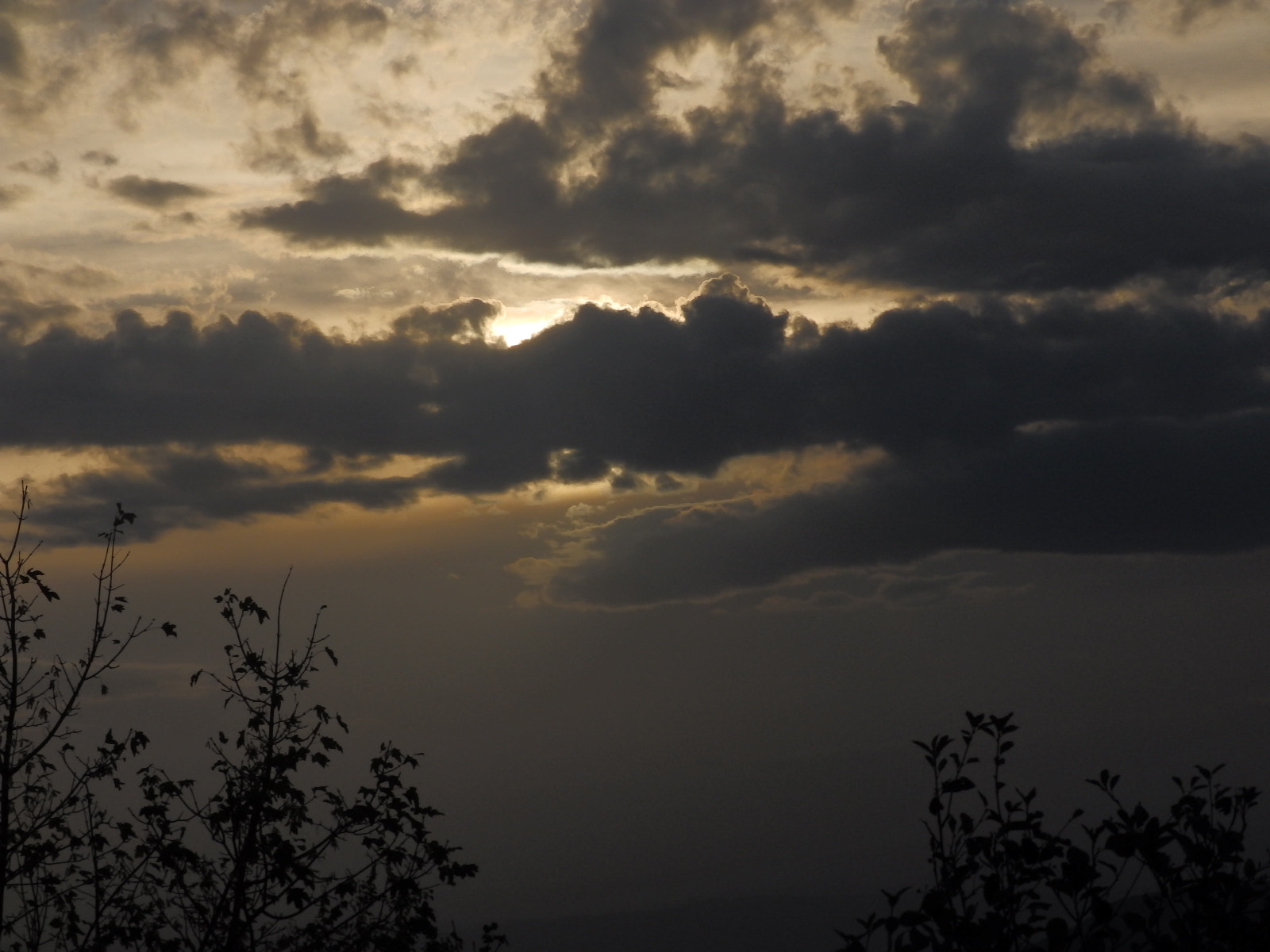 Olympus SP-820UZ sample photo. Sun behind the clouds photography
