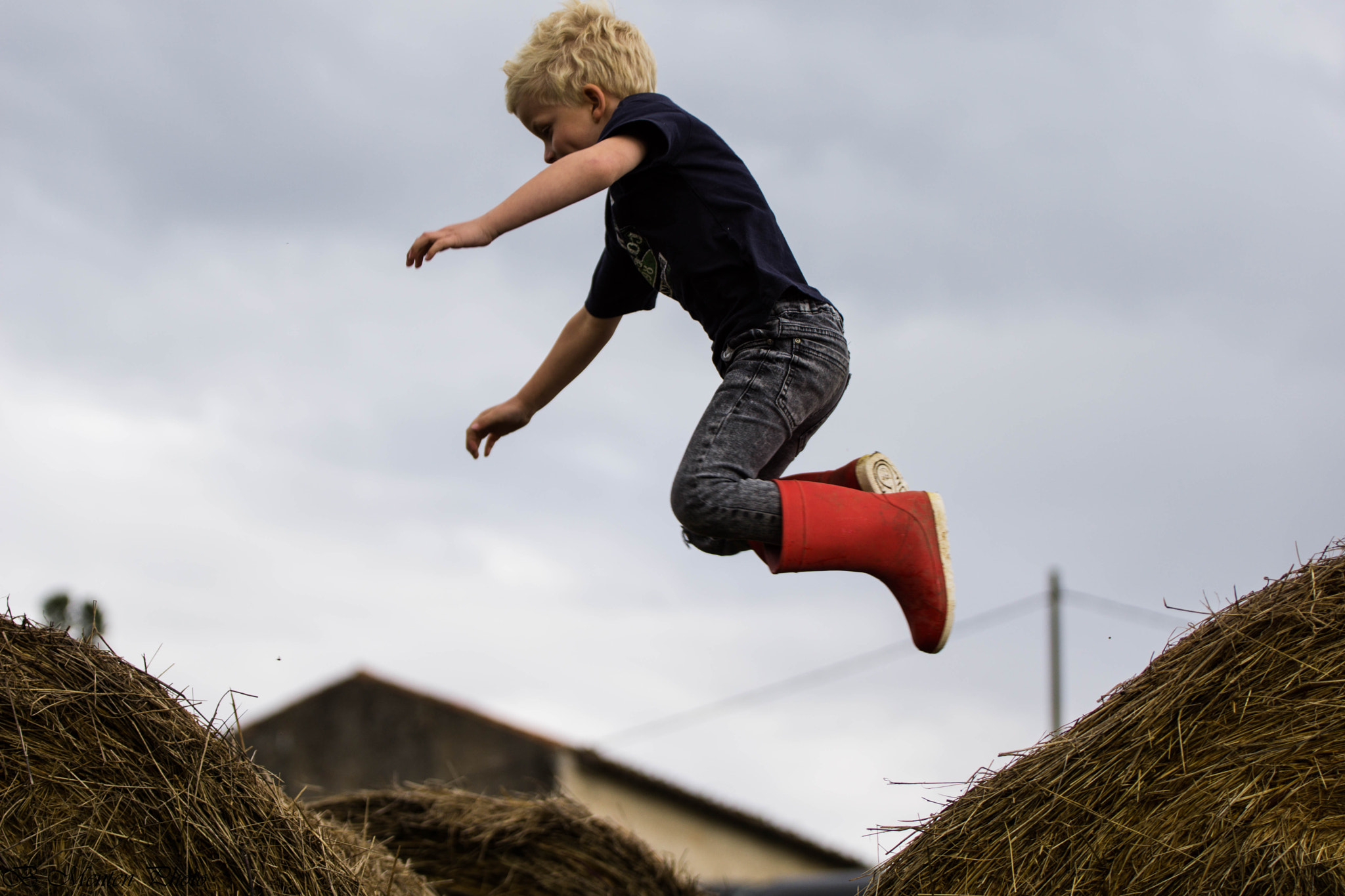Sony a6000 + Tamron SP 70-200mm F2.8 Di VC USD sample photo. Jumping boy photography