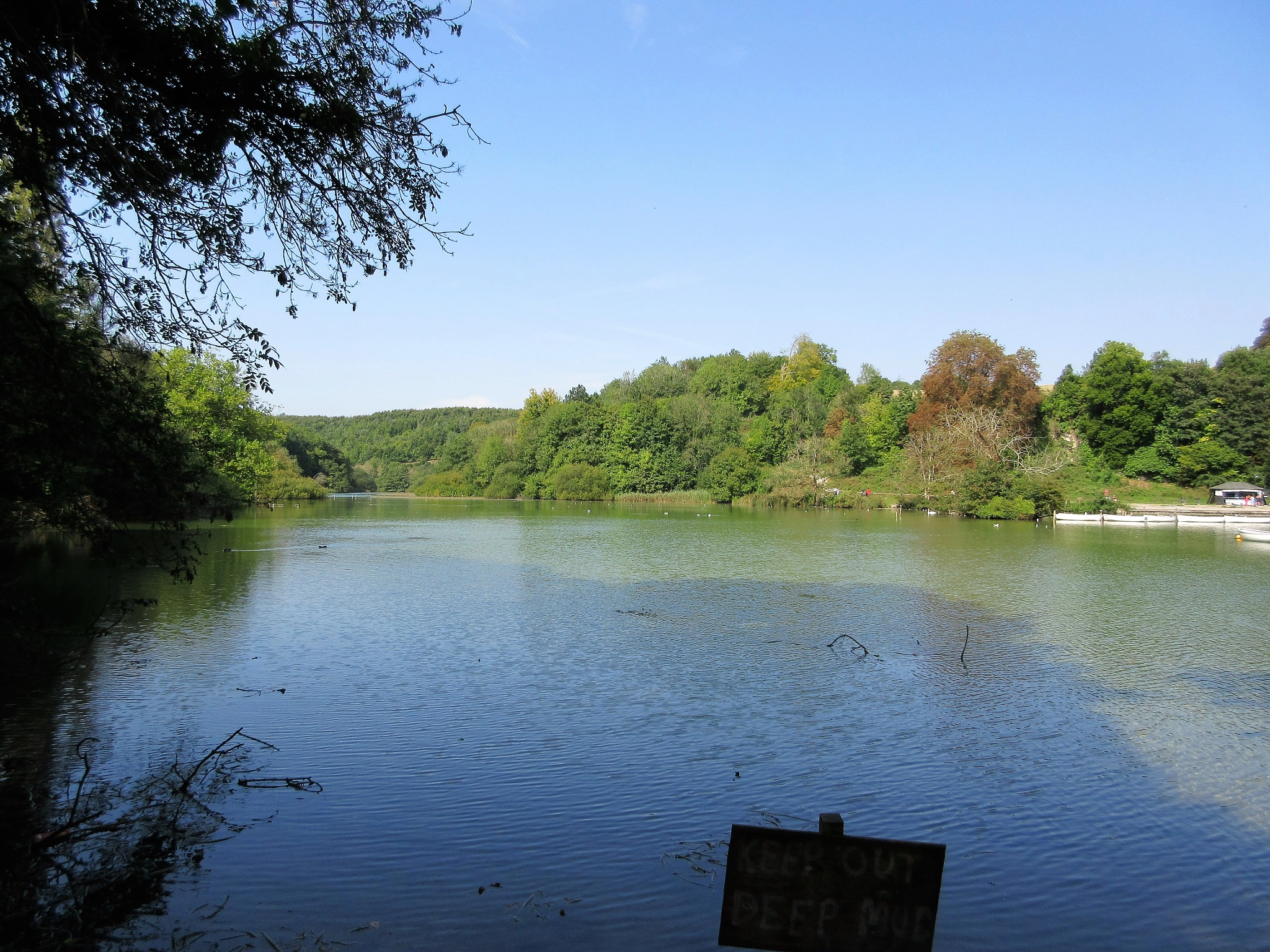 Canon PowerShot ELPH 340 HS (IXUS 265 HS / IXY 630) sample photo. A river runs through photography