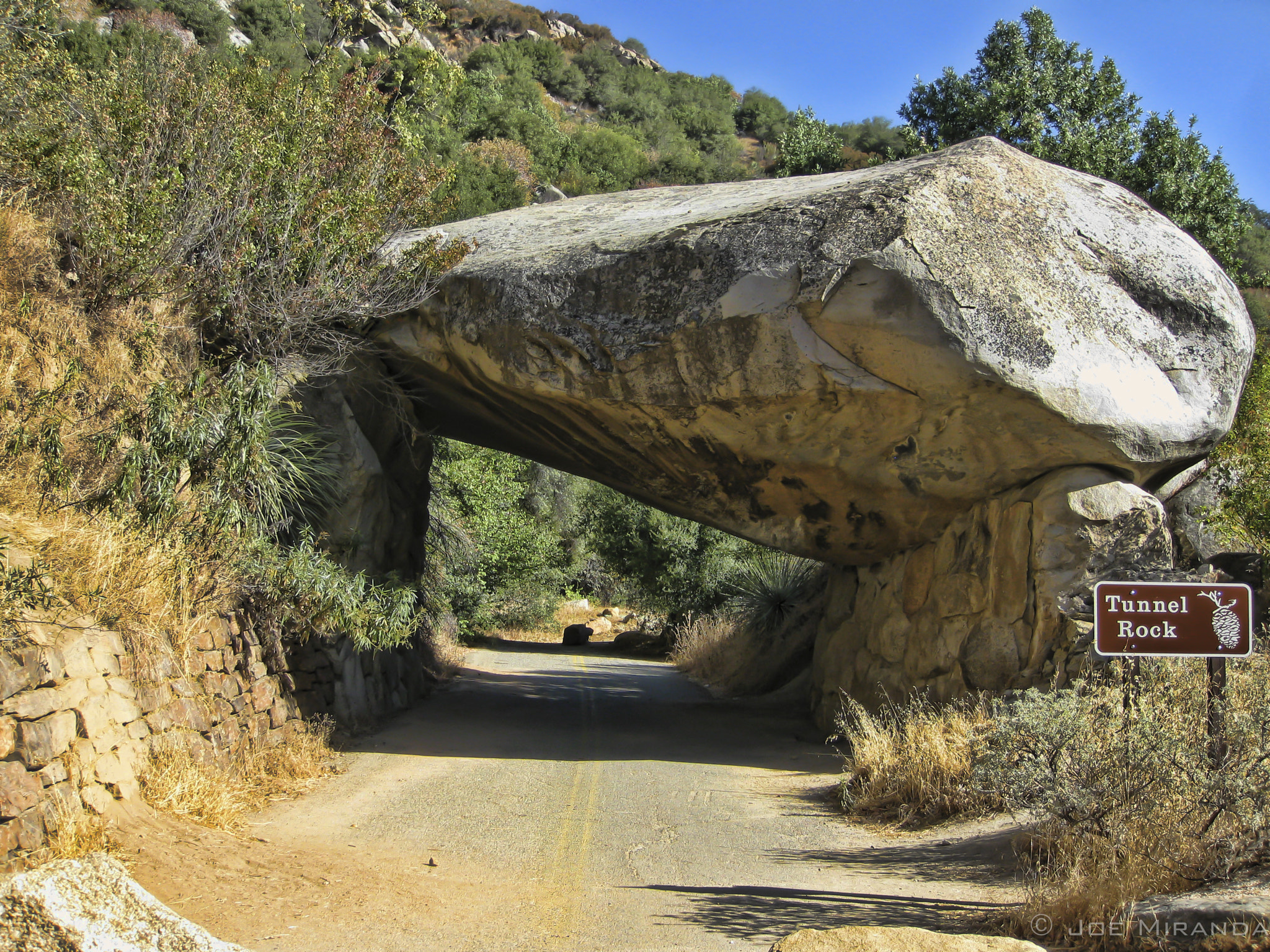 Canon PowerShot SD890 IS (Digital IXUS 970 IS / IXY Digital 820 IS) sample photo. Tunnel rock photography
