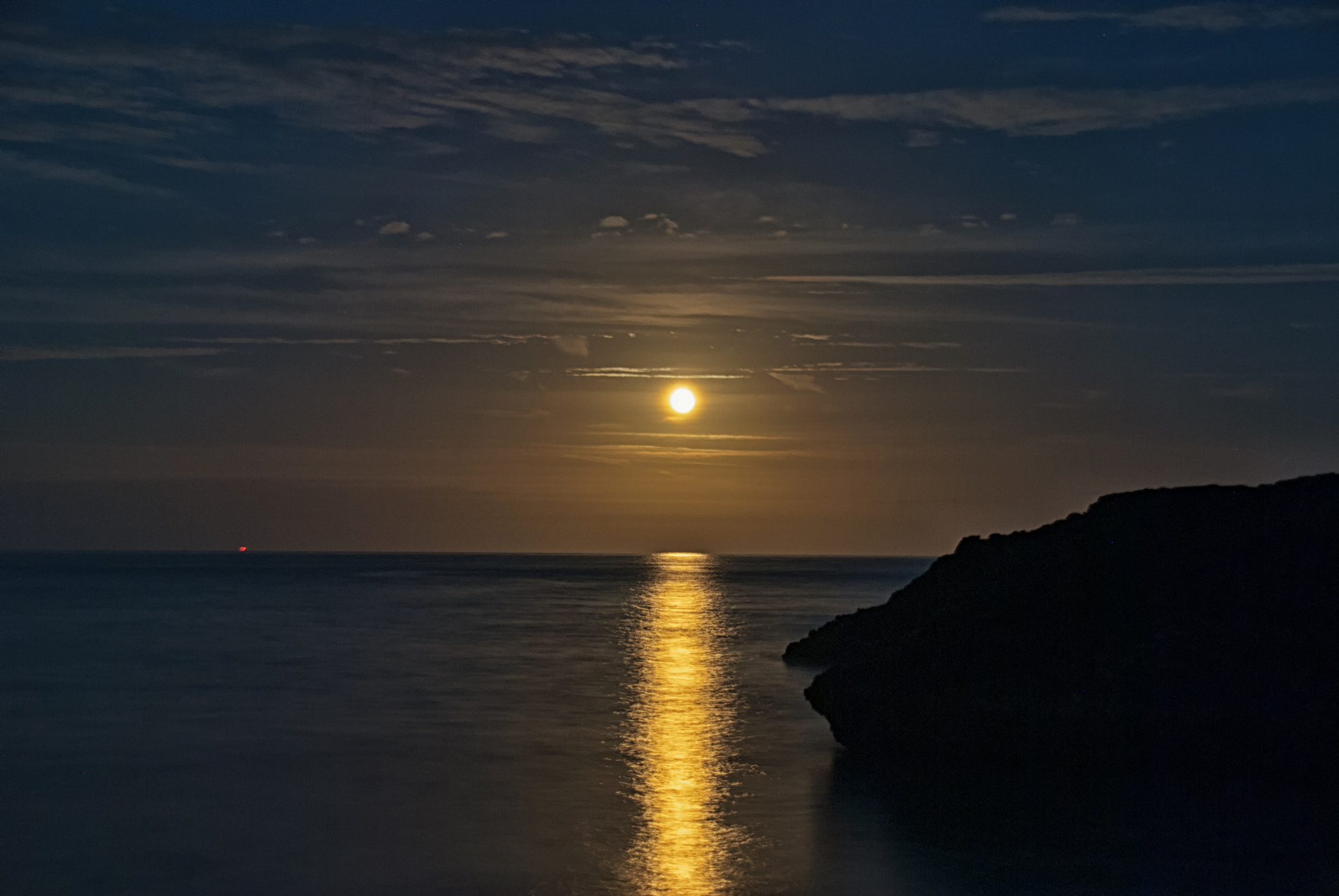 Sigma 18-200mm F3.5-6.3 DC OS HSM sample photo. Harvest moon rise photography