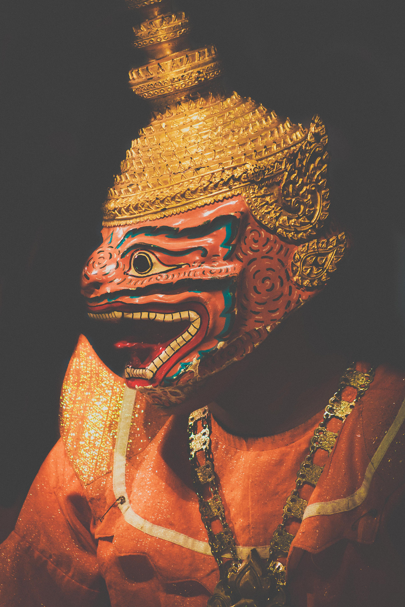 Canon EF 75-300mm f/4-5.6 USM sample photo. An hanuman's monkey soldier photography
