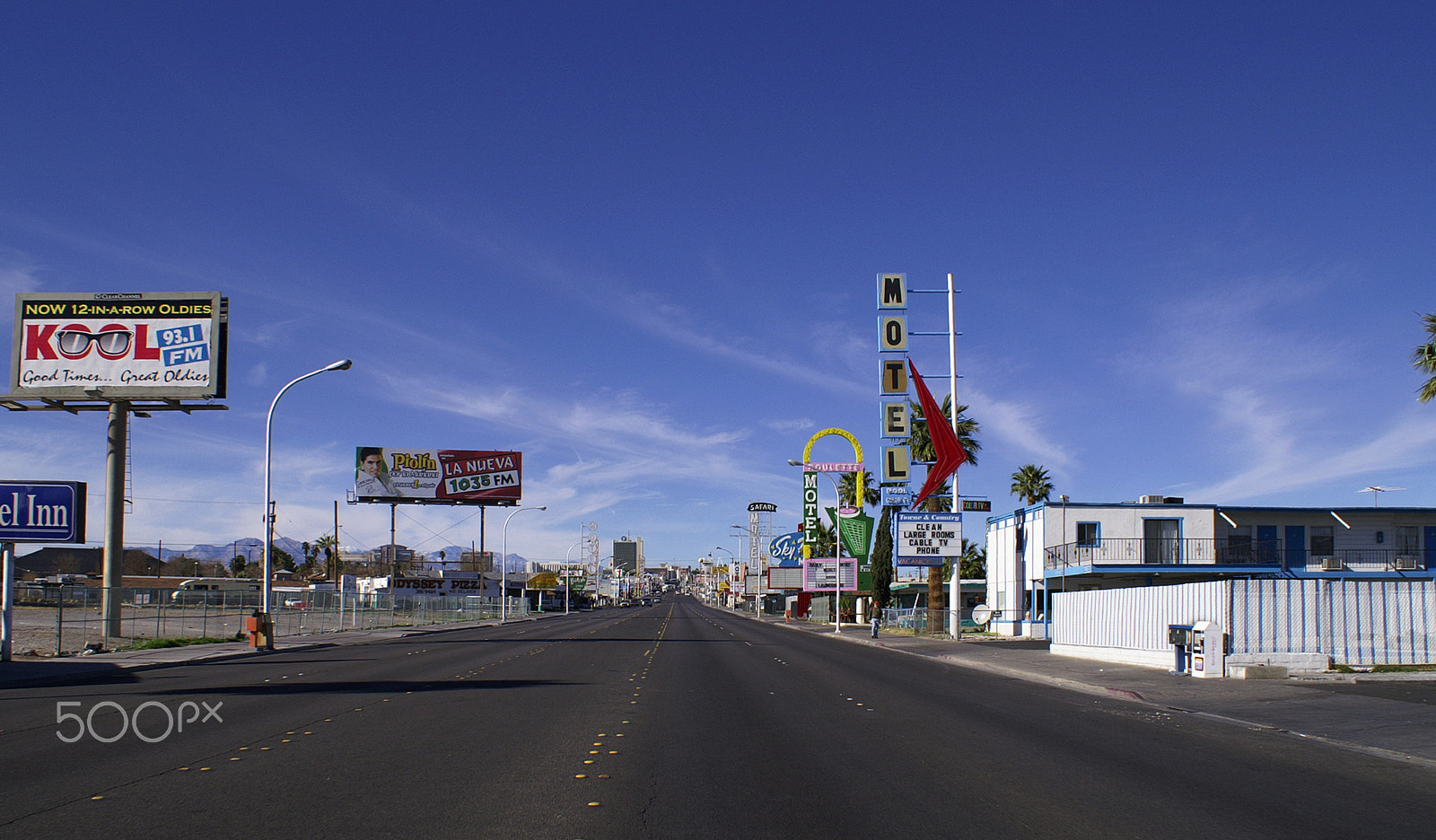 KONICA MINOLTA MAXXUM 5D sample photo. Fremont blvd. - looking towards downtown photography
