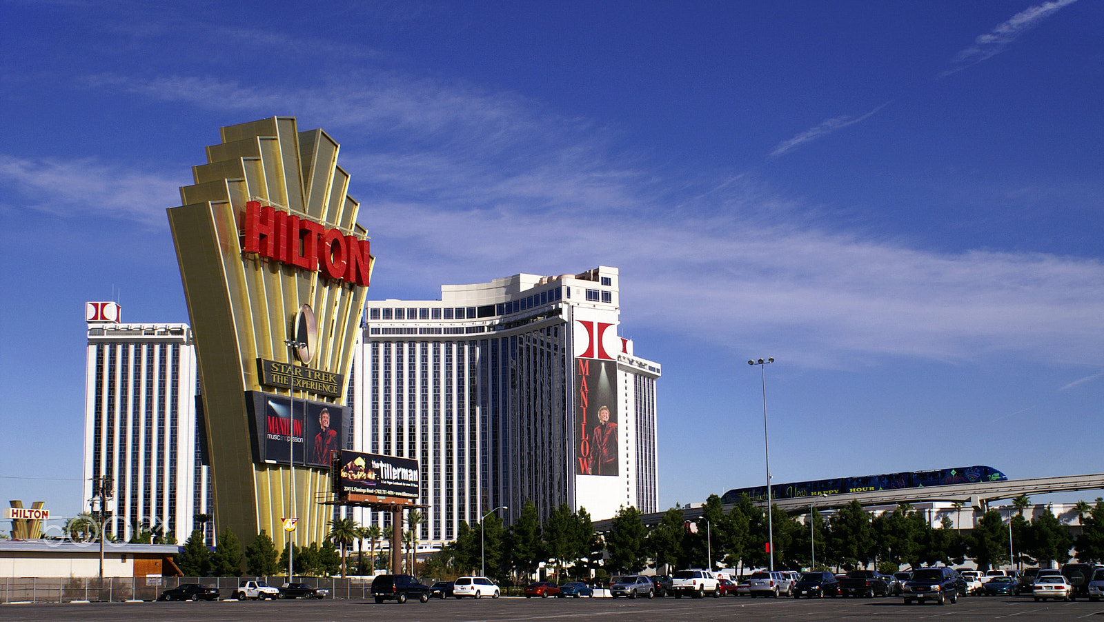KONICA MINOLTA MAXXUM 5D sample photo. Las vegas hilton (no longer the hilton) photography