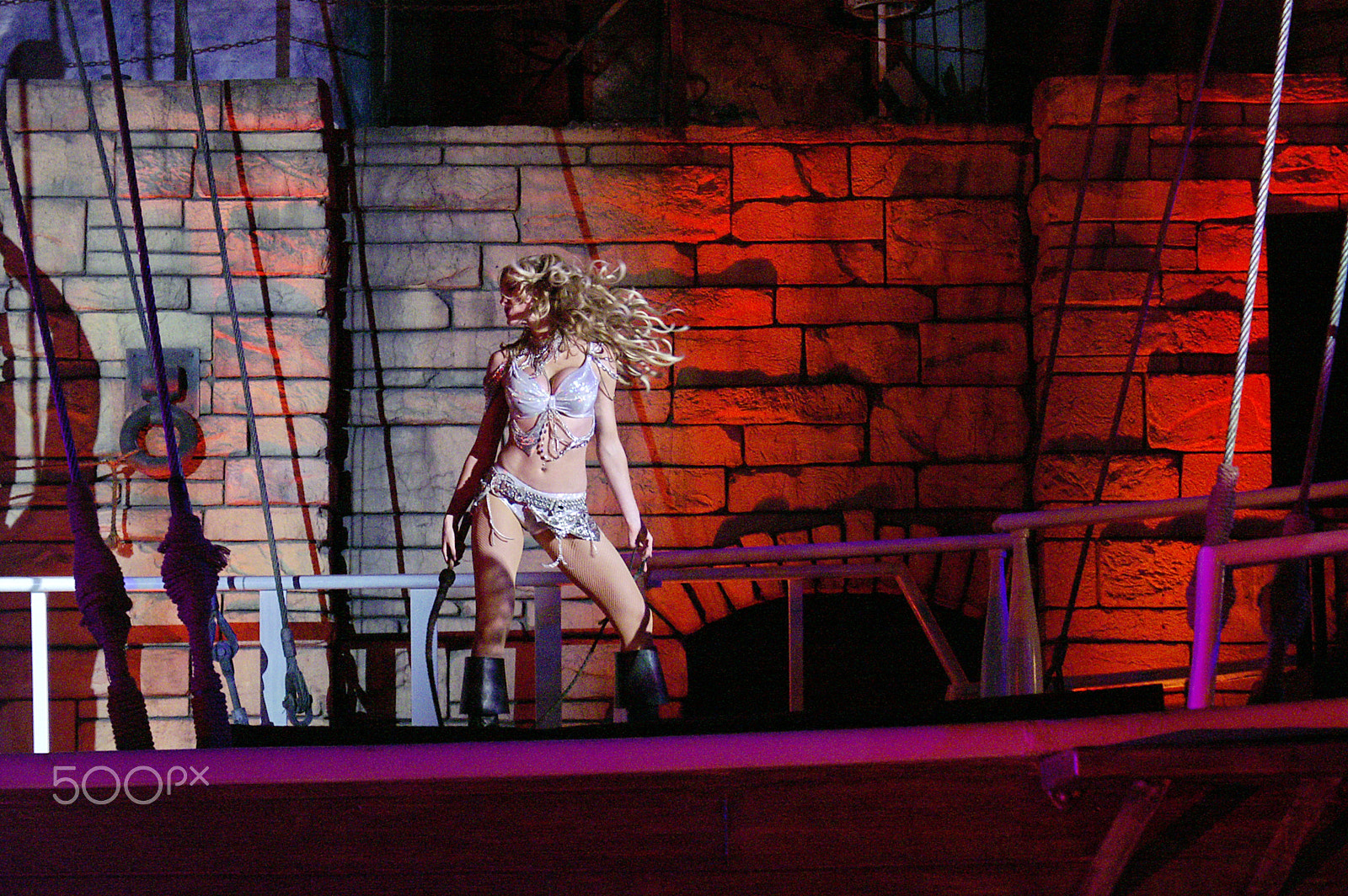 KONICA MINOLTA MAXXUM 5D sample photo. Treasure island pirate show photography