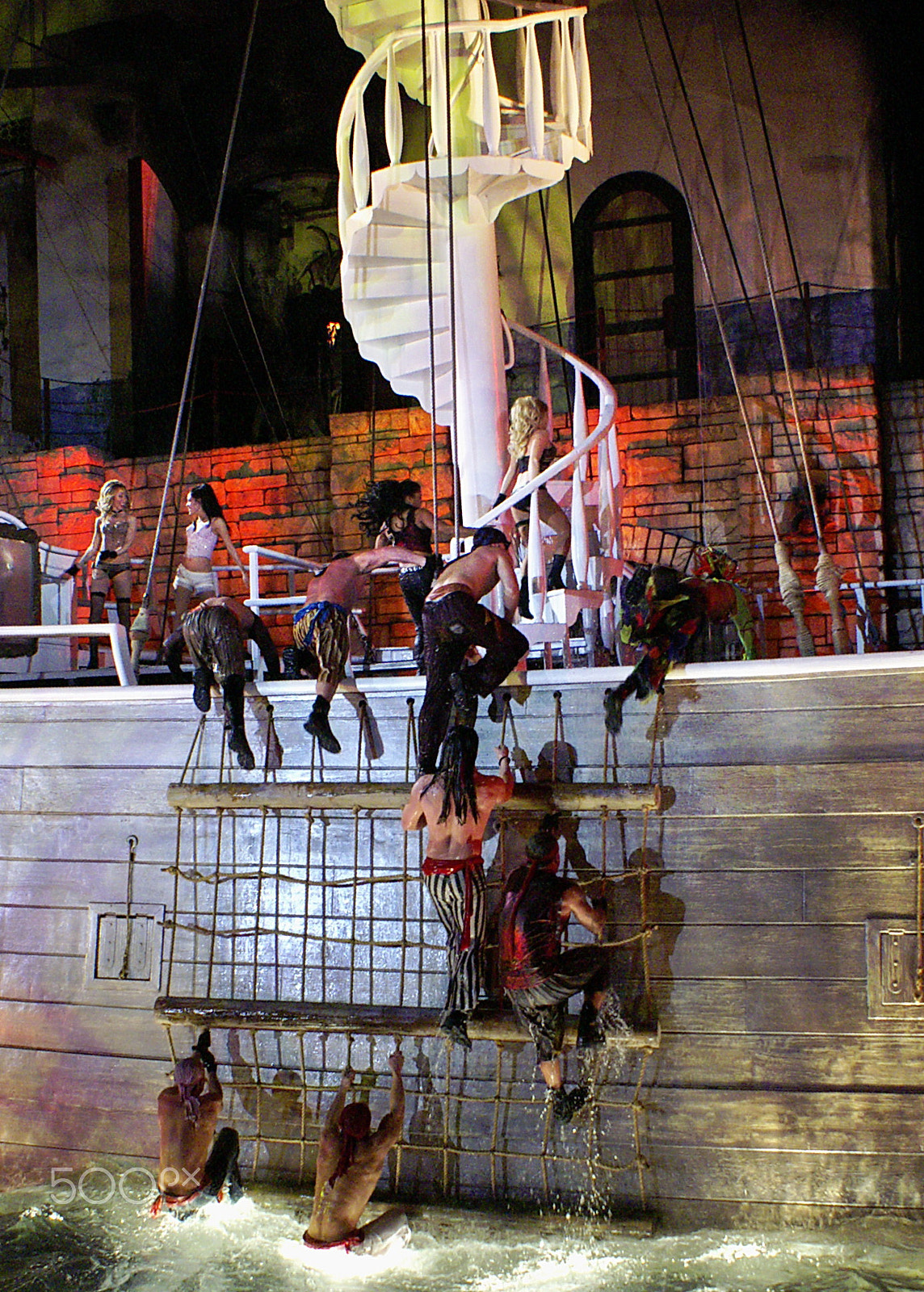 KONICA MINOLTA MAXXUM 5D sample photo. Treasure island pirate show photography
