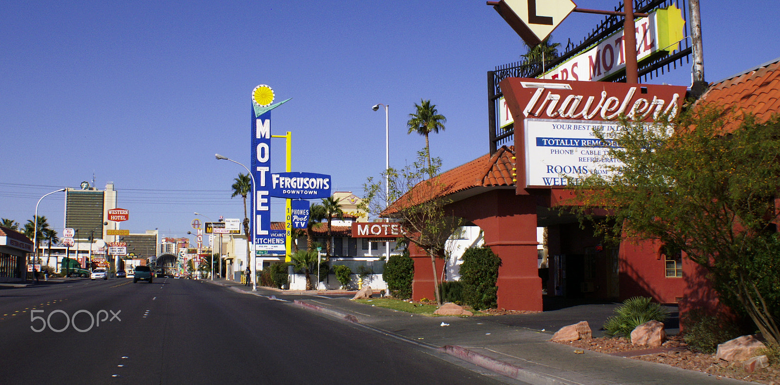 KONICA MINOLTA MAXXUM 5D sample photo. Fremont blvd. - looking towards downtown photography