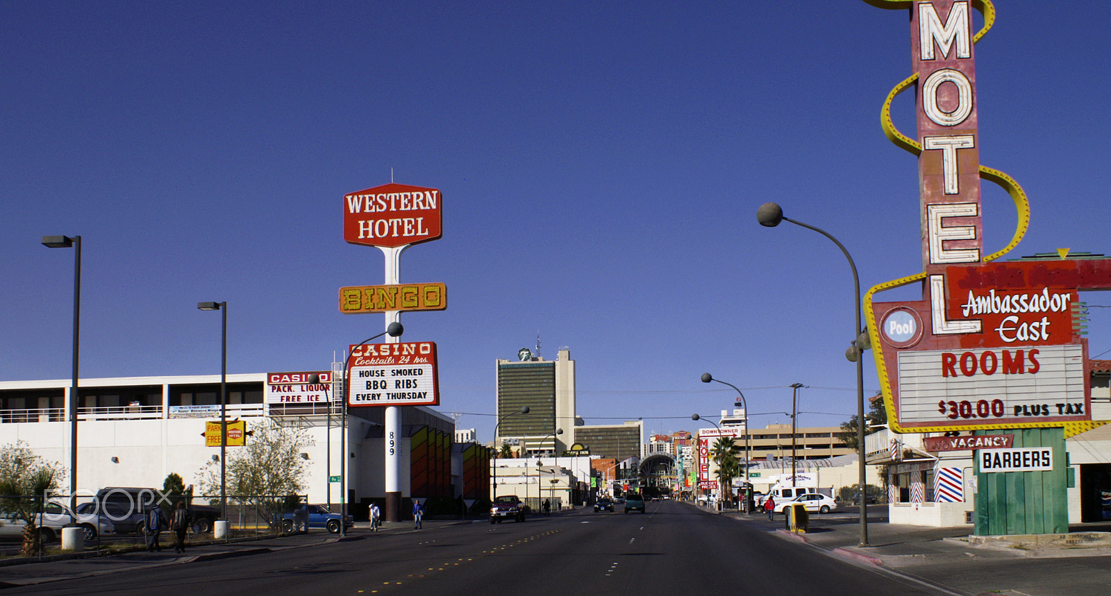 KONICA MINOLTA MAXXUM 5D sample photo. Fremont blvd. - looking towards downtown photography