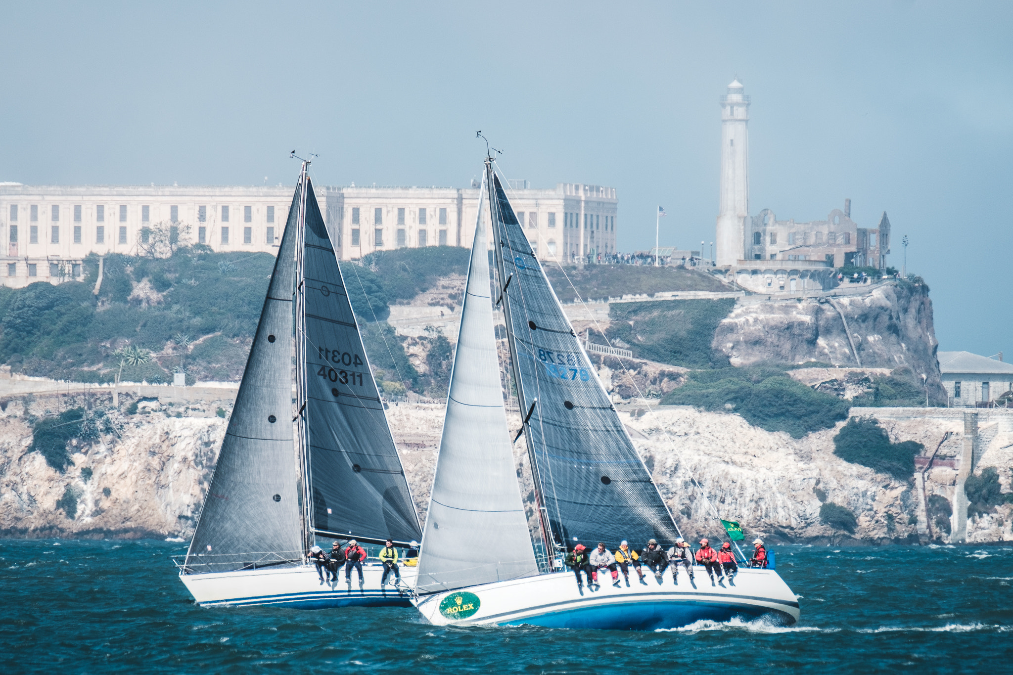 XF100-400mmF4.5-5.6 R LM OIS WR + 1.4x sample photo. Boats racing around alcatraz photography