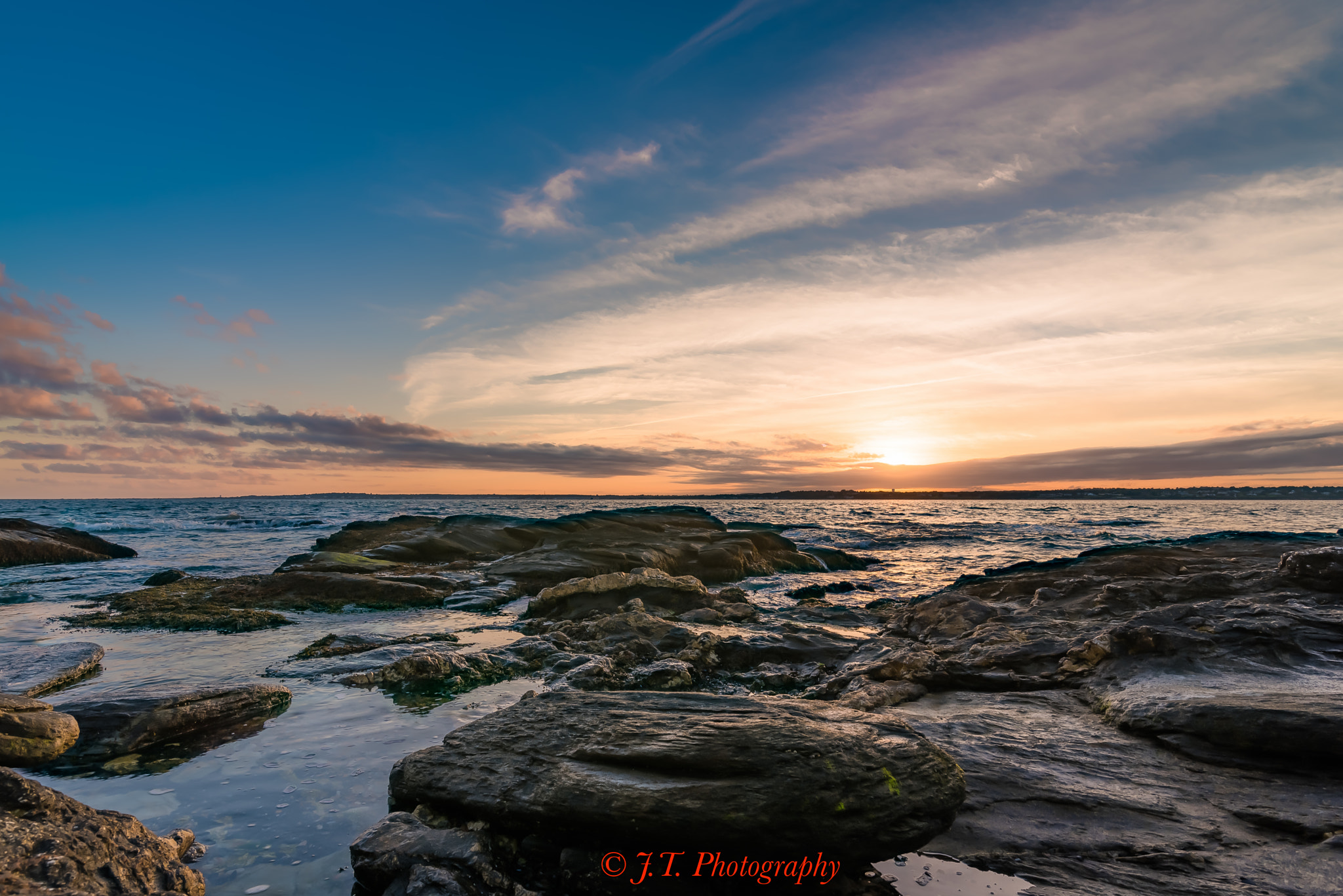Tokina AT-X 16-28mm F2.8 Pro FX sample photo. Sunset at beavertail lighthouse, jamestown, ri. photography