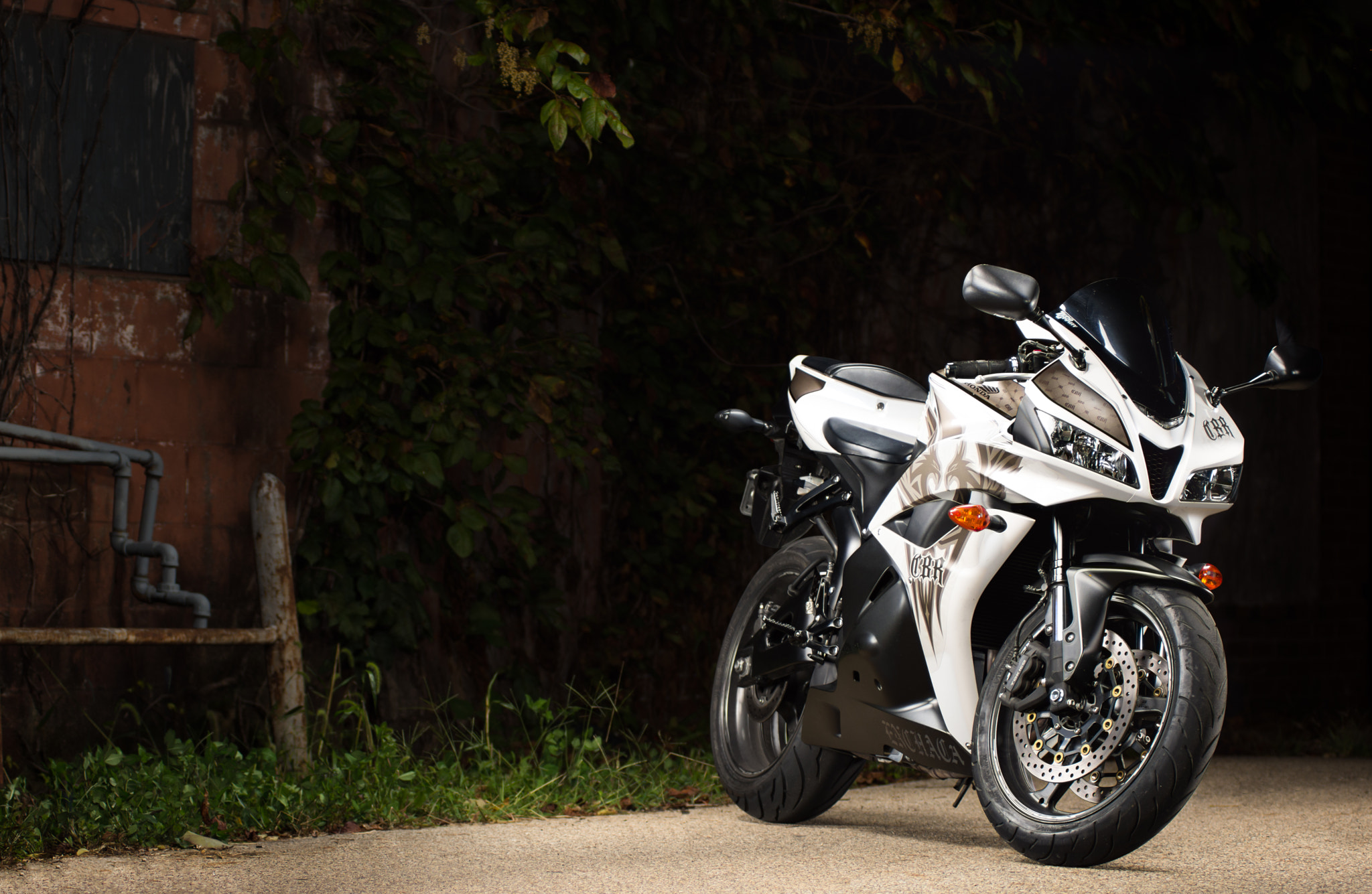 Nikon AF-Nikkor 80-200mm F2.8D ED sample photo. '09 cbr600rr phoenix edition photography