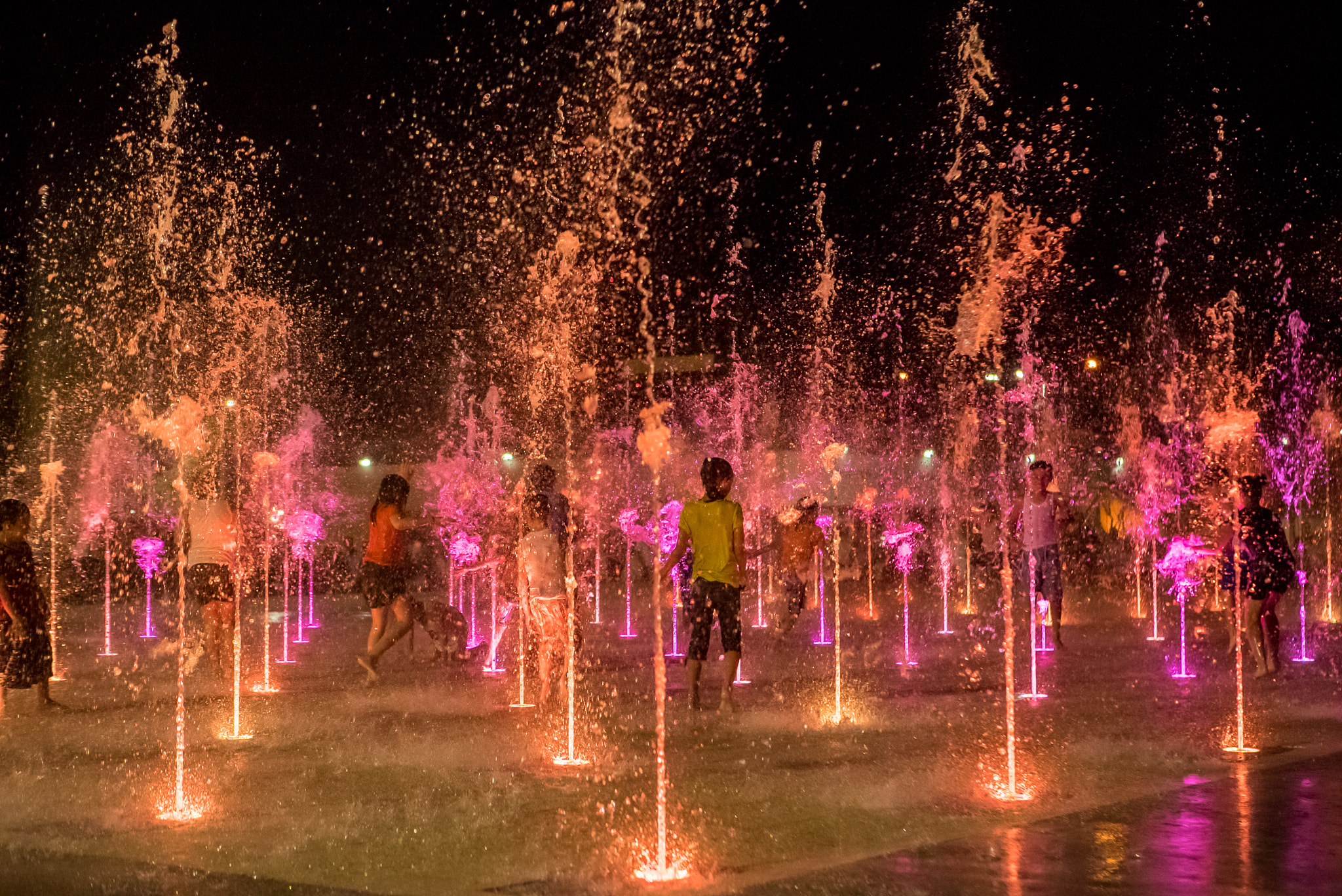 Sony a7S + Sony DT 50mm F1.8 SAM sample photo. Colored water jets photography