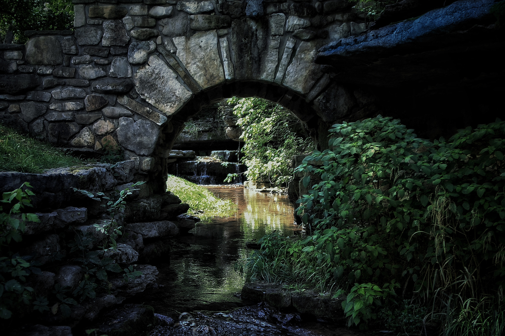 Canon EOS 1000D (EOS Digital Rebel XS / EOS Kiss F) + Tamron AF 28-200mm F3.8-5.6 XR Di Aspherical (IF) Macro sample photo. Stone bridge over small flowing creek photography