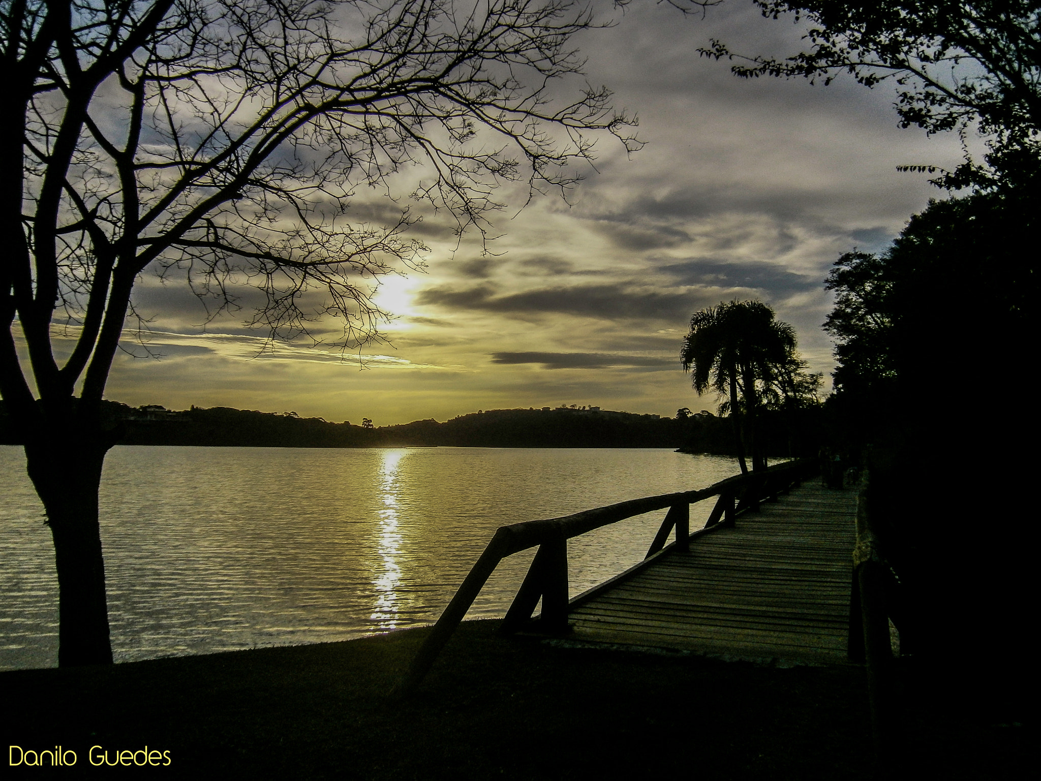 Olympus VG120,D705 sample photo. Entardecer no parque photography