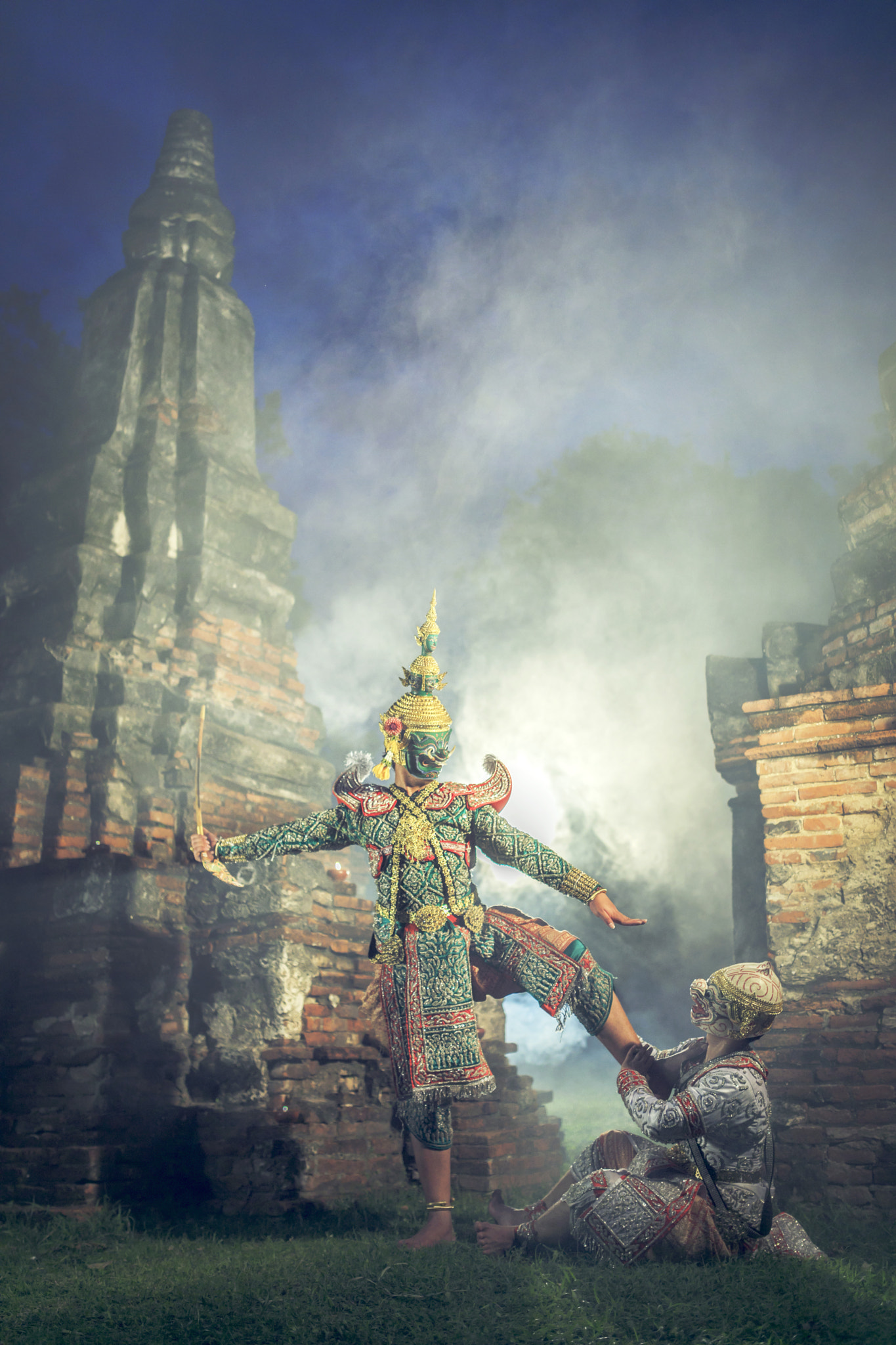 Canon EOS 5DS sample photo. Pantomime characters fight with ravana, hanuman. photography