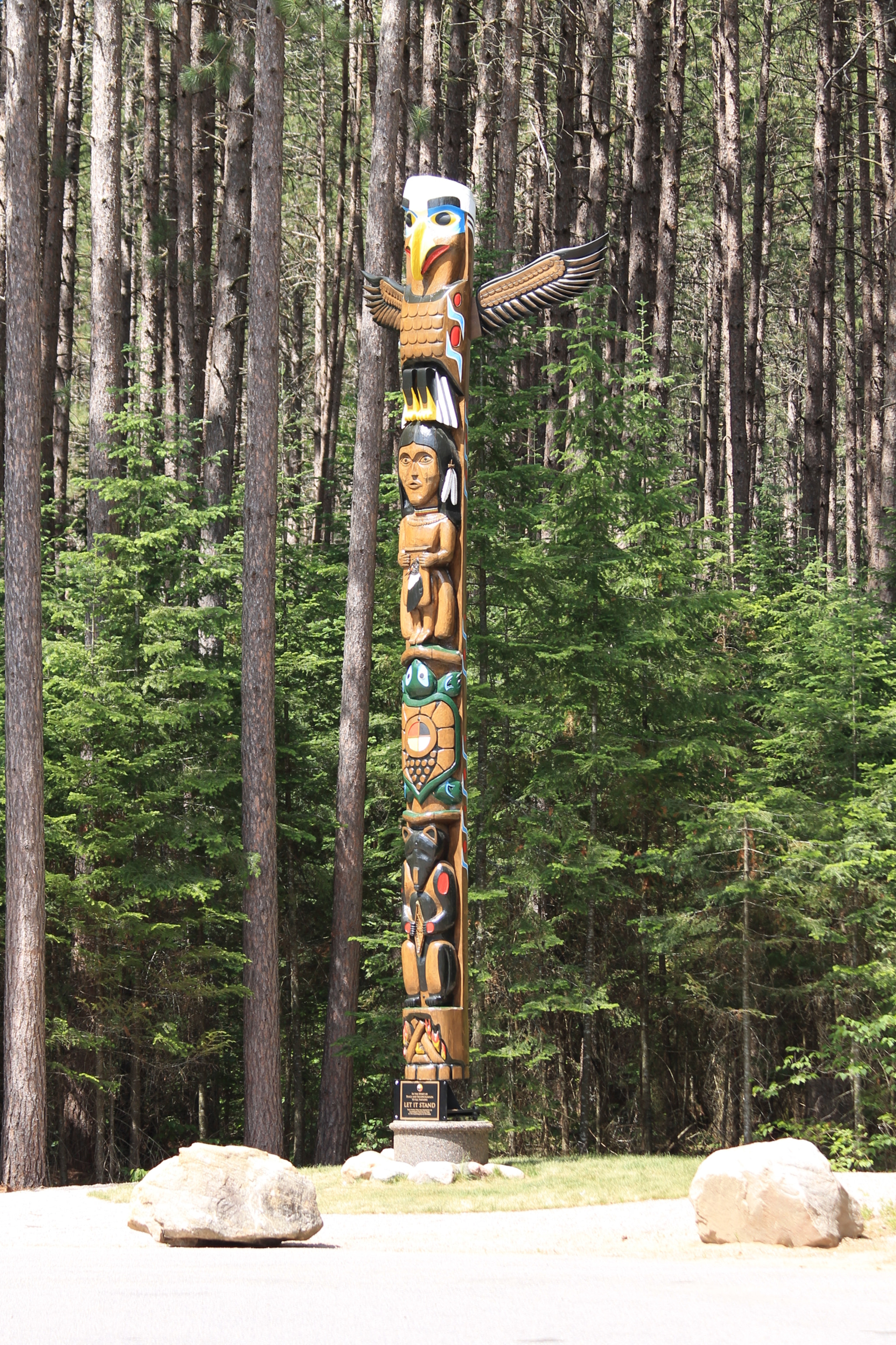 Canon EF 70-300mm F4-5.6 IS USM sample photo. Totem pole photography