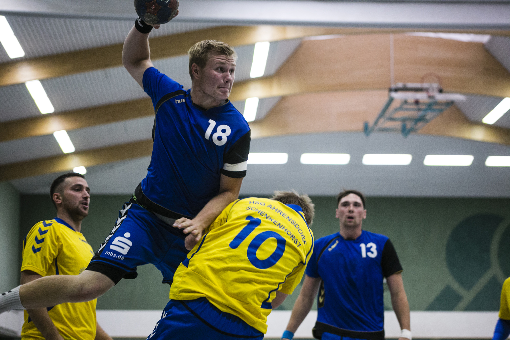 Canon EF 70-210mm f/3.5-4.5 USM sample photo. Handball#10 photography