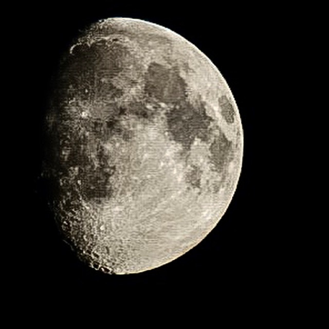 Canon 150-500mm sample photo. Moon photography