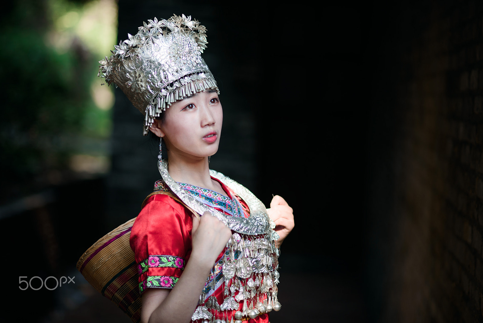 Nikon D750 + Nikon AF Nikkor 105mm F2D DC sample photo. Unknown dress portrait photography