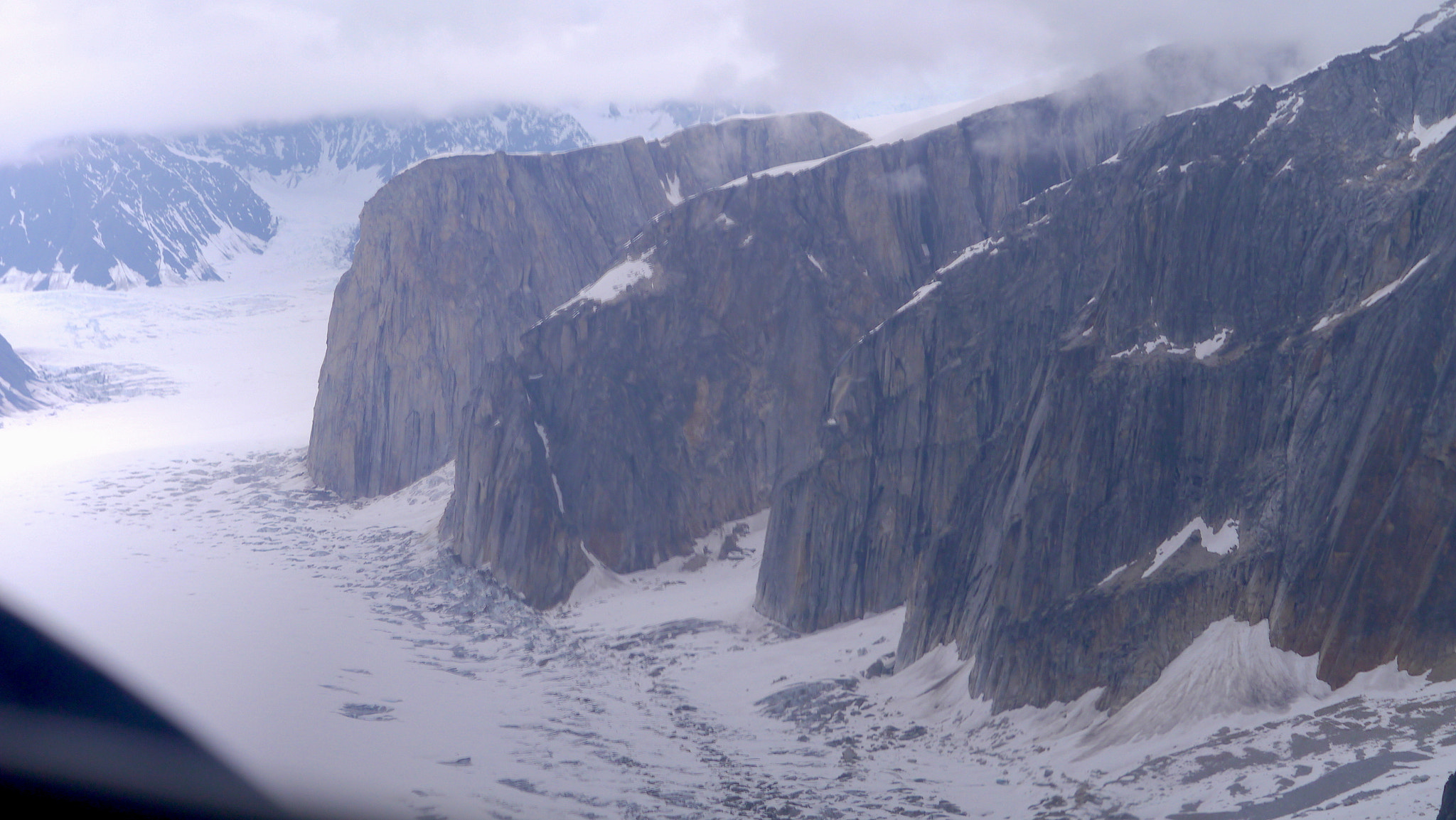 Panasonic Lumix DMC-GX1 sample photo. Akitna flight mountain roots photography