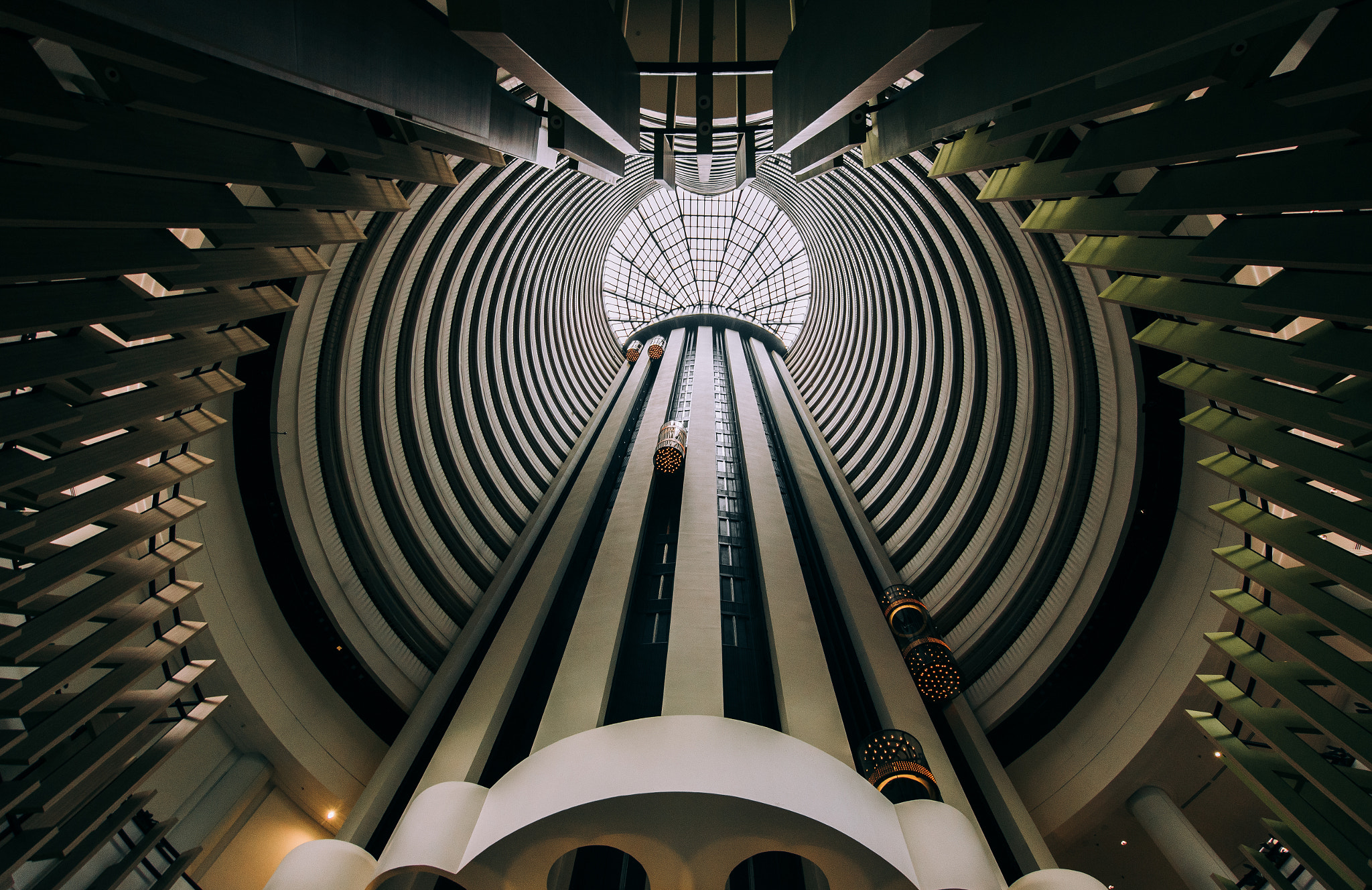 Canon EOS 760D (EOS Rebel T6s / EOS 8000D) sample photo. Holiday inn atrium, singapore - lookup photography