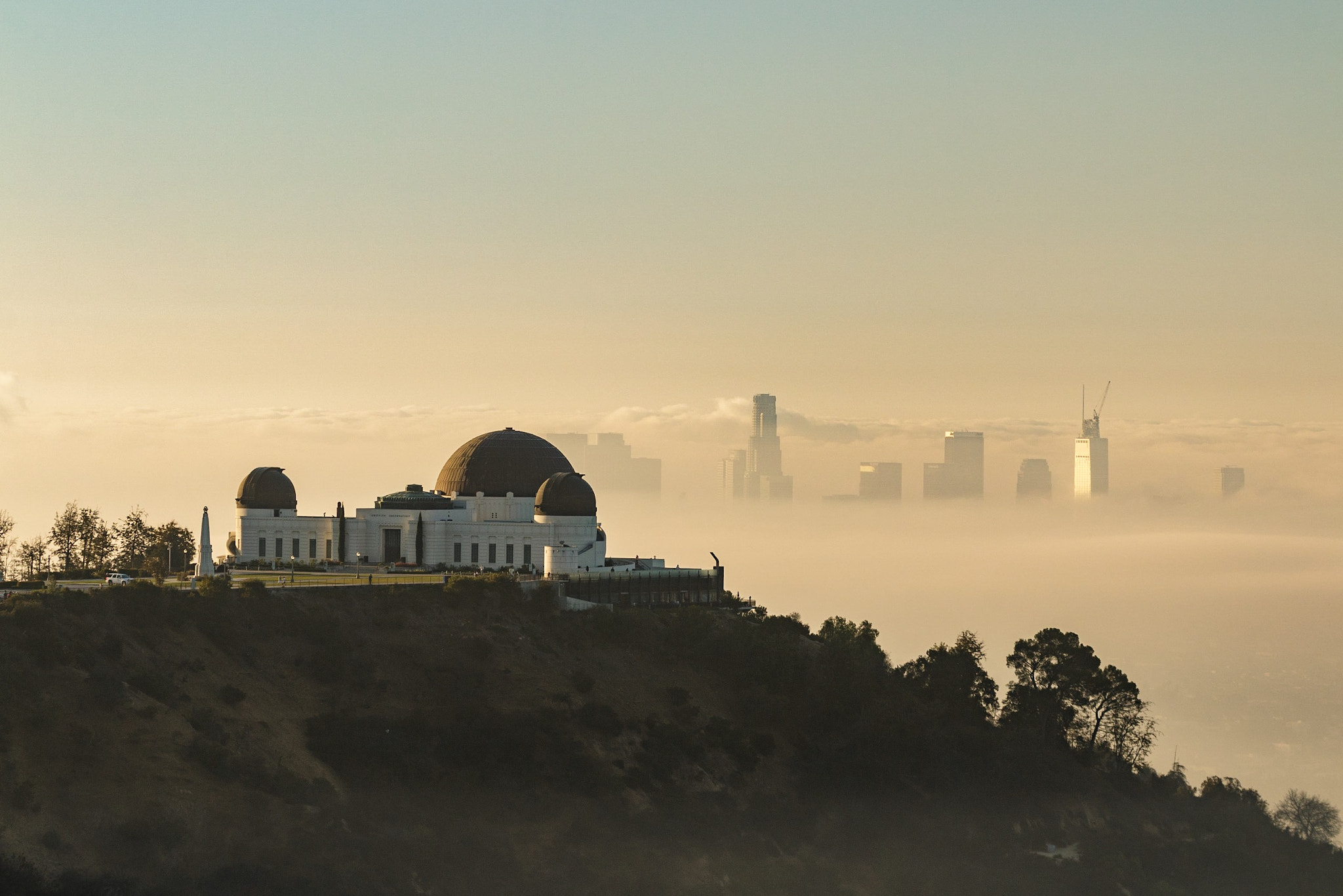 Canon EOS 70D + Canon EF 100-400mm F4.5-5.6L IS USM sample photo. The griffith observatory photography