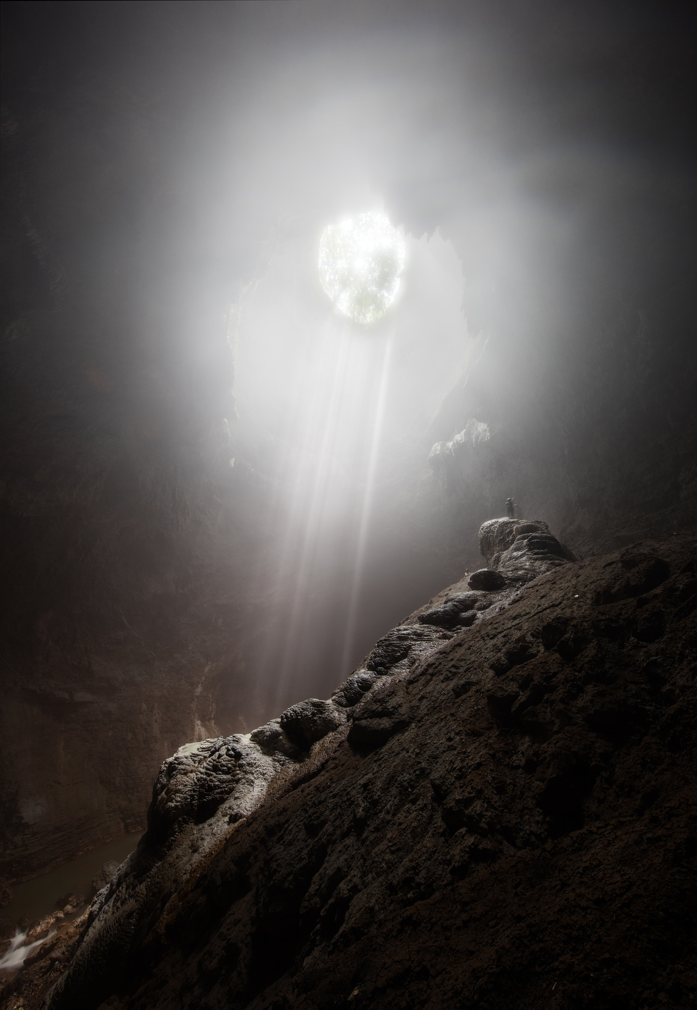 Canon EOS 5DS + Canon EF 11-24mm F4L USM sample photo. Watching the light of heaven ... photography