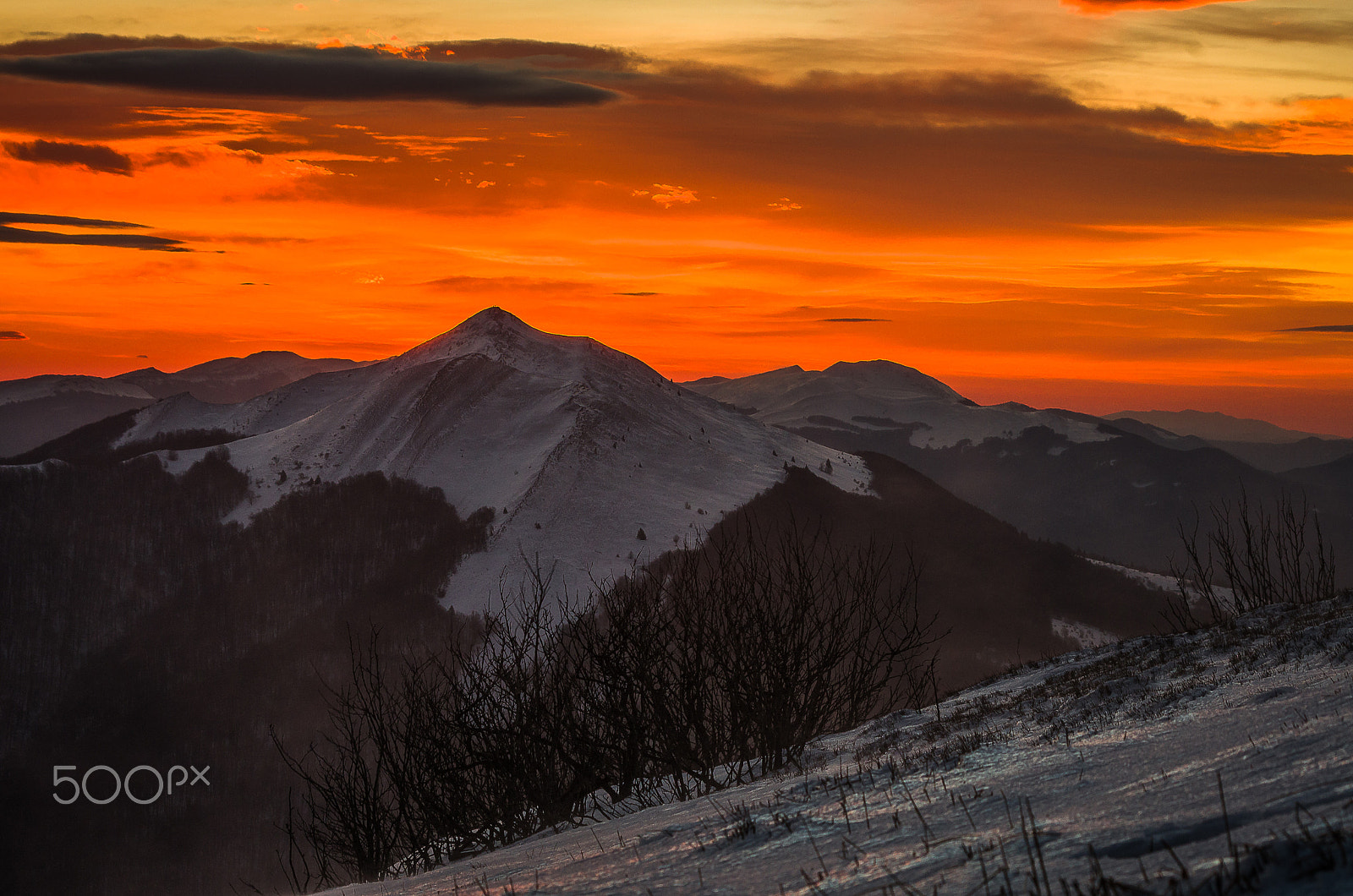 Pentax smc DA 55-300mm F4.0-5.8 ED sample photo. Połonina caryńska before the dawn photography
