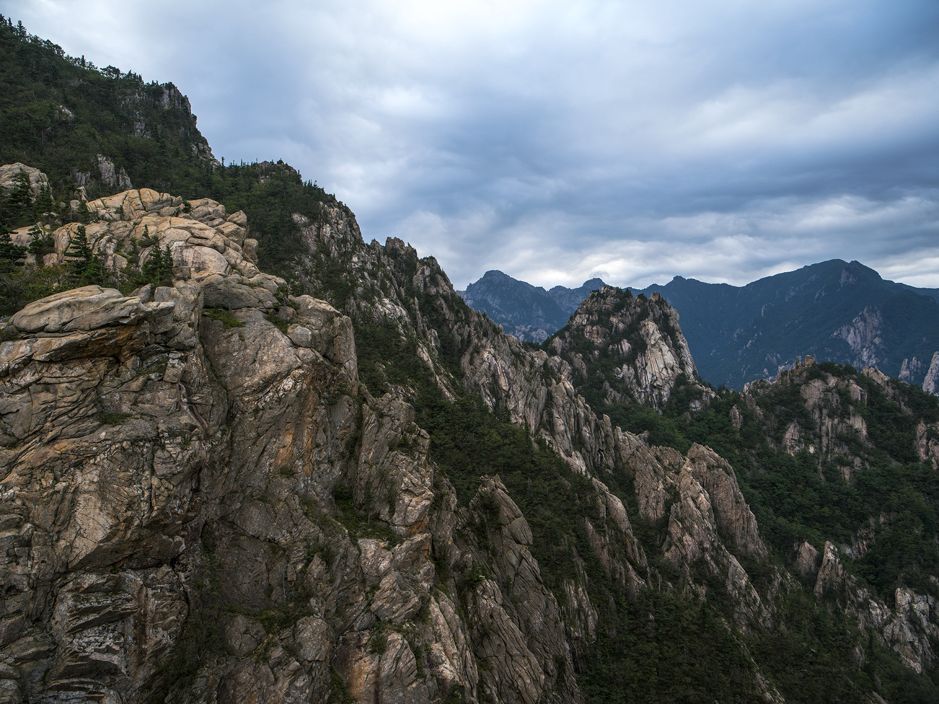 HD Pentax-DA645 28-45mm F4.5ED AW SR sample photo. Mt.seorak photography
