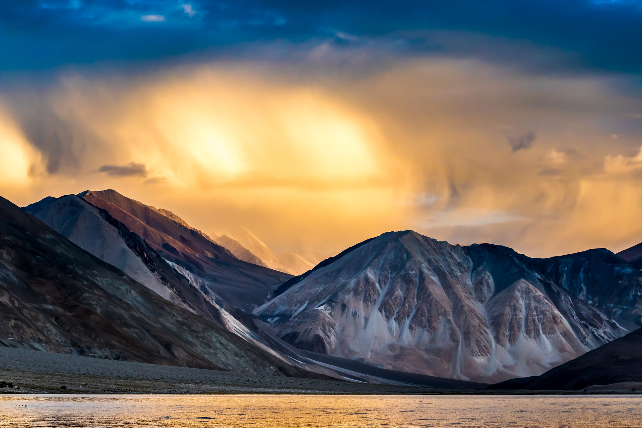 Sigma 70-200mm F2.8 EX DG OS HSM sample photo. Morning light at the beautiful pangong tso photography