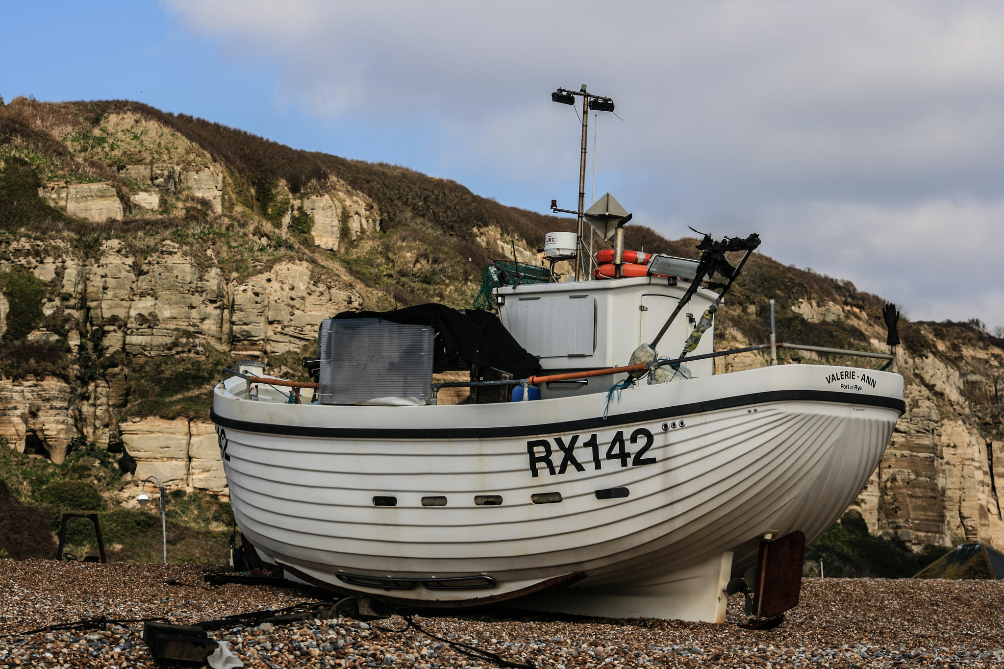 Canon EOS 400D (EOS Digital Rebel XTi / EOS Kiss Digital X) sample photo. Fishing boats at rock-a-nore, hastings photography