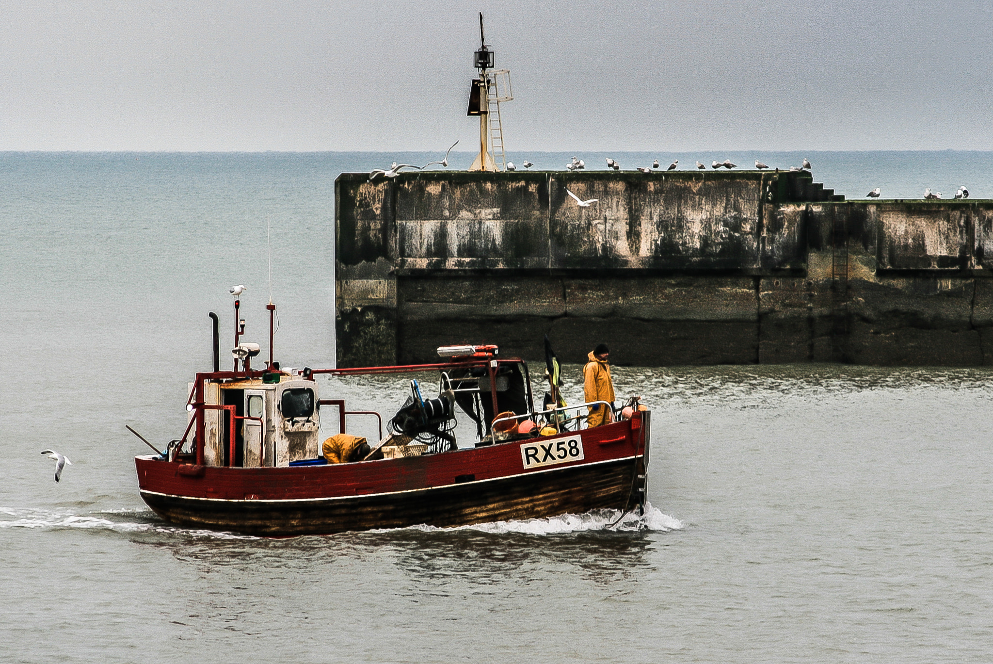 Canon EOS 400D (EOS Digital Rebel XTi / EOS Kiss Digital X) sample photo. Fishing boats at rock-a-nore, hastings photography