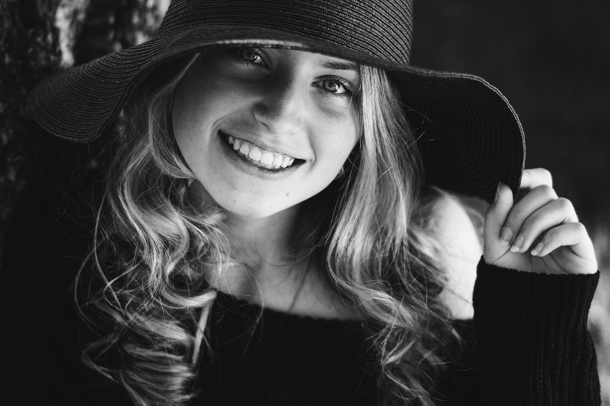 Sigma 50mm F1.4 EX DG HSM sample photo. Smiling girl photography