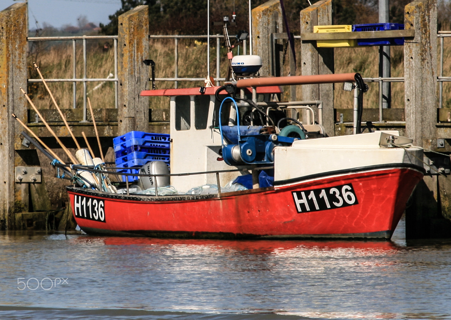 Canon EOS 400D (EOS Digital Rebel XTi / EOS Kiss Digital X) sample photo. H1136 fishing boat at rye harbour photography