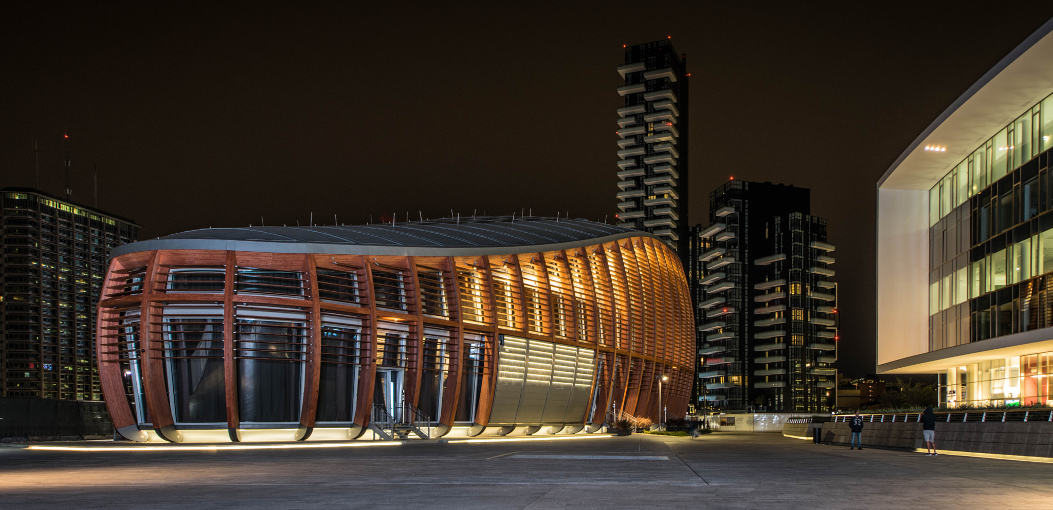 Sigma 8-16mm F4.5-5.6 DC HSM sample photo. La "nuova" milano che cresce photography