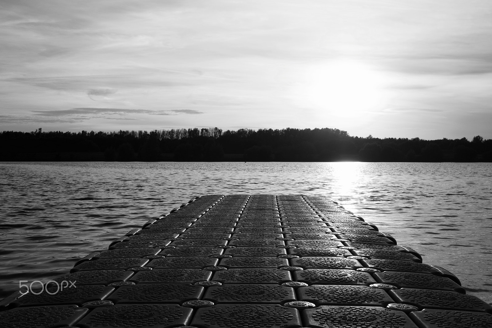 Canon EOS M10 + Canon EF-M 28mm F3.5 Macro IS STM sample photo. Pier at caldecott lake photography