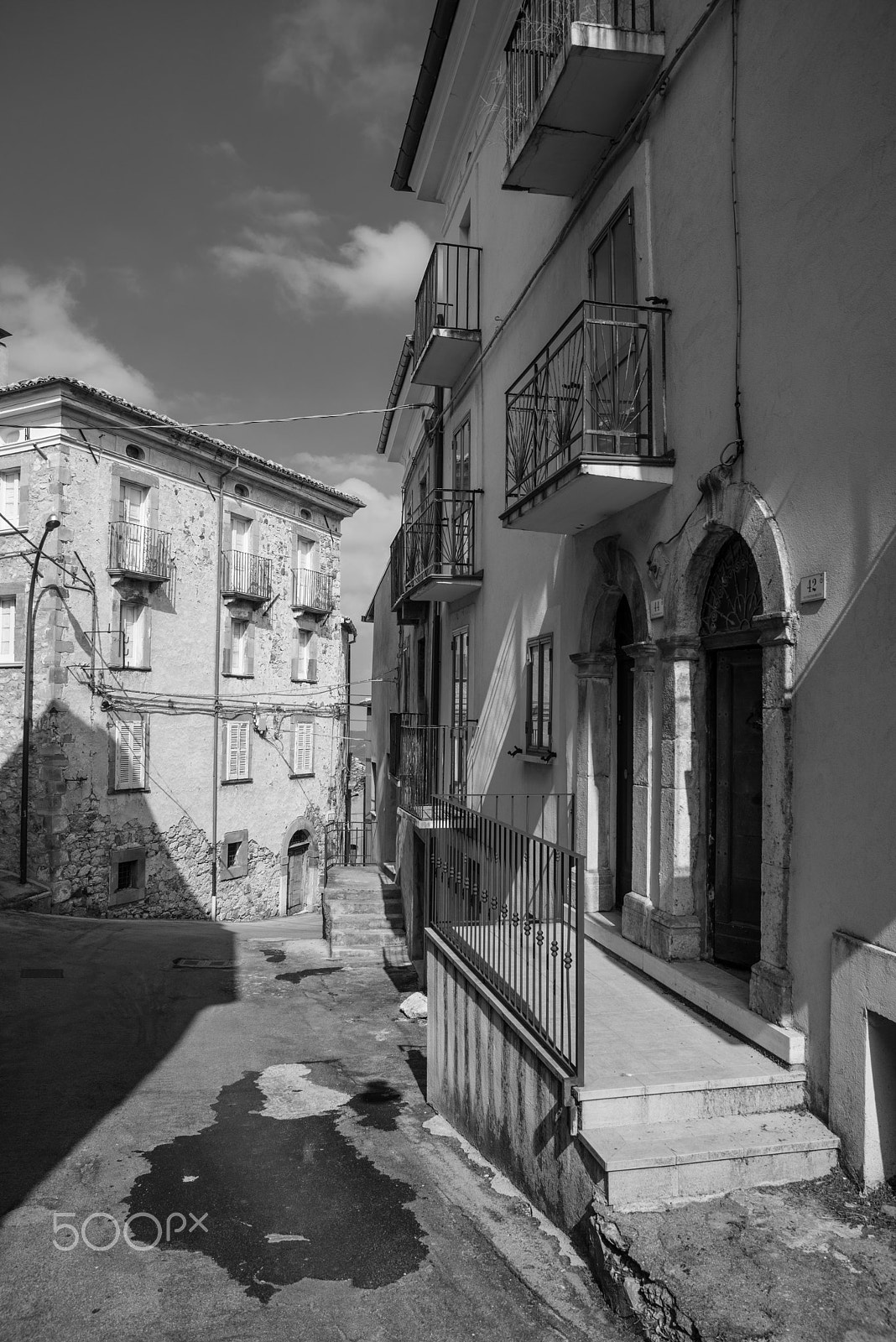 Nikon AF Nikkor 24-85mm F2.8-4D IF sample photo. Torricella peligna in bianco e nero photography