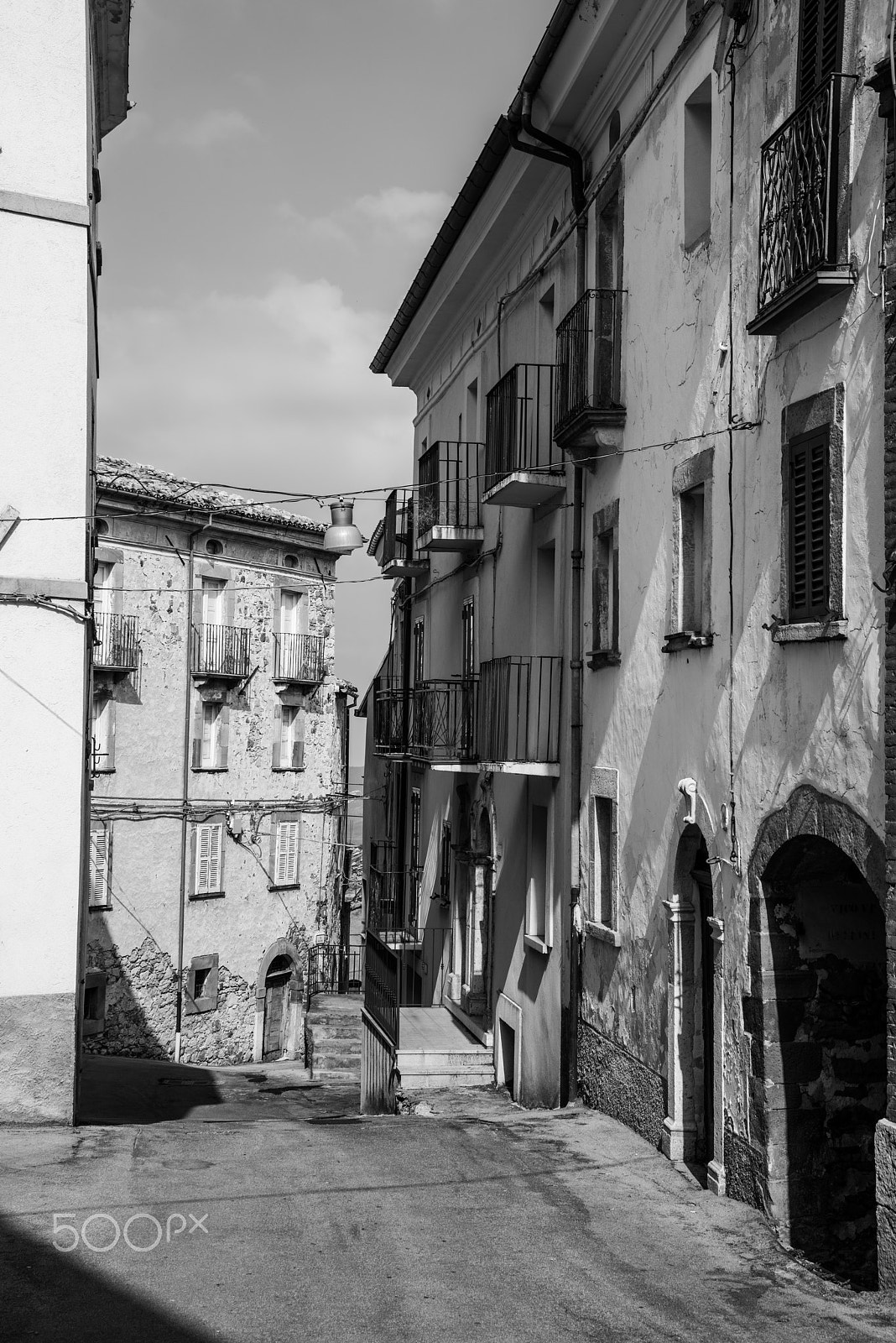 Nikon AF Nikkor 24-85mm F2.8-4D IF sample photo. Torricella peligna in bianco e nero photography