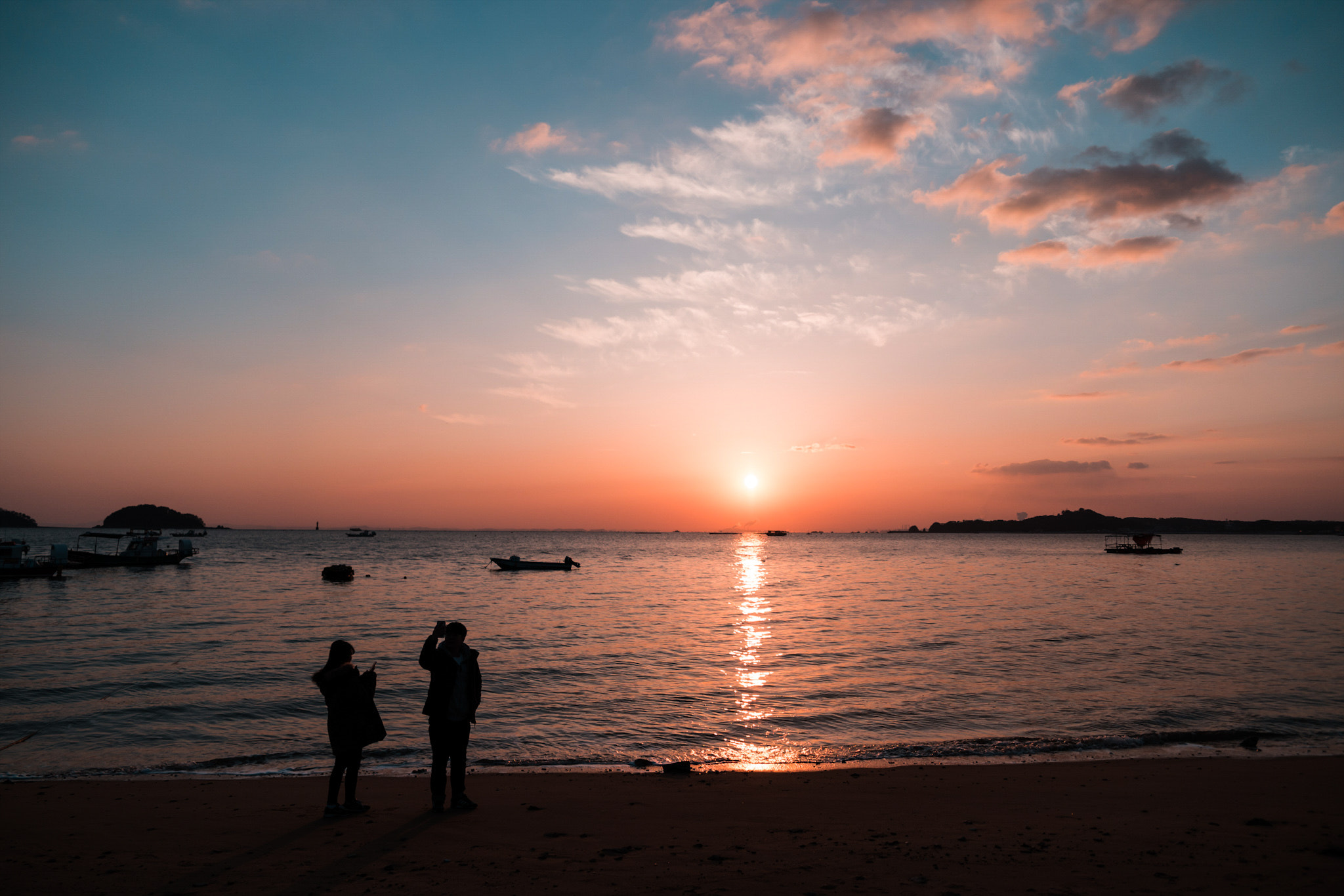 Saumsun NX 16-50mm F2-2.8 S ED OIS sample photo. Sweet sunrise photography