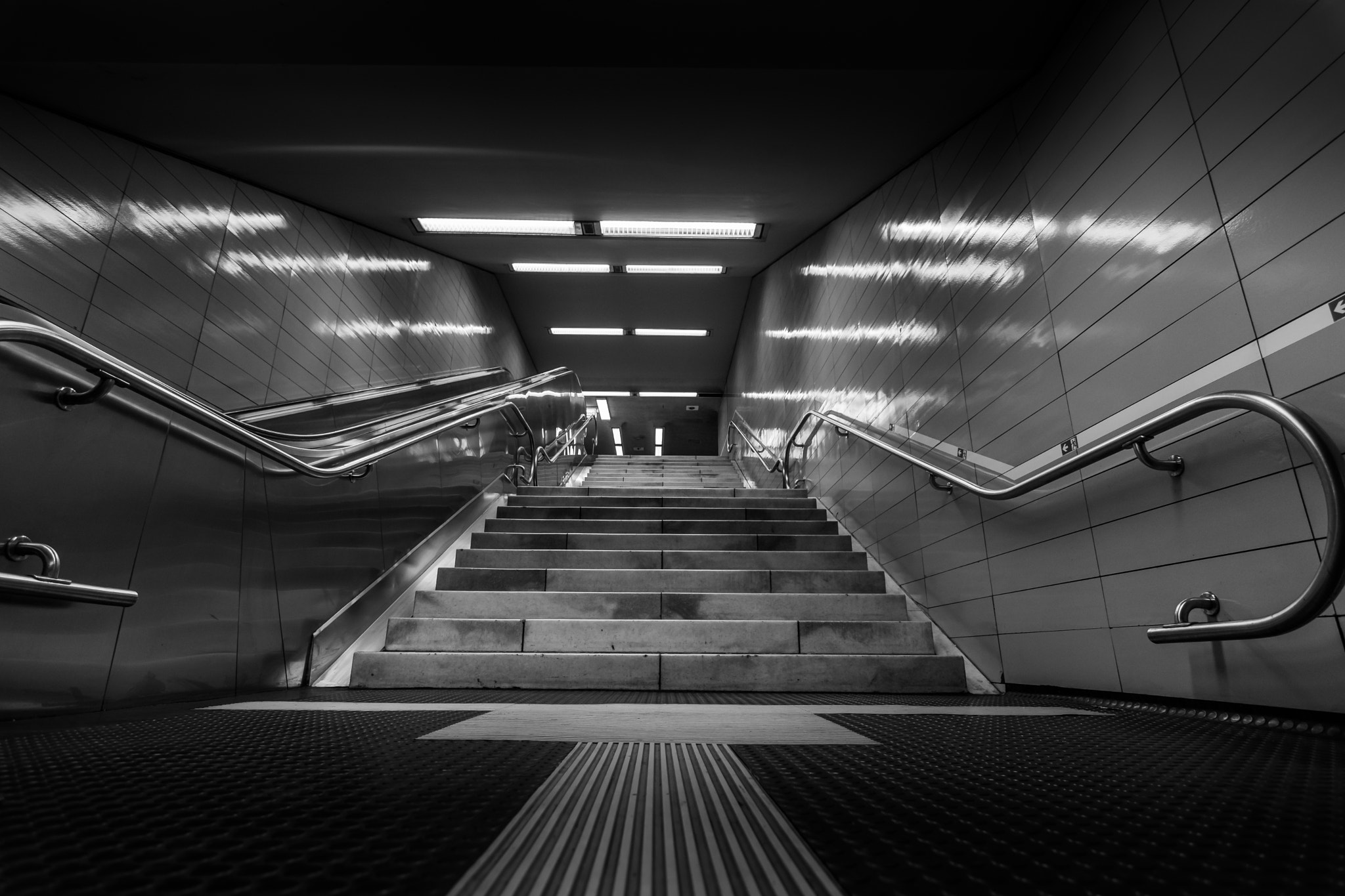 Nikon D500 sample photo. Upstairs photography