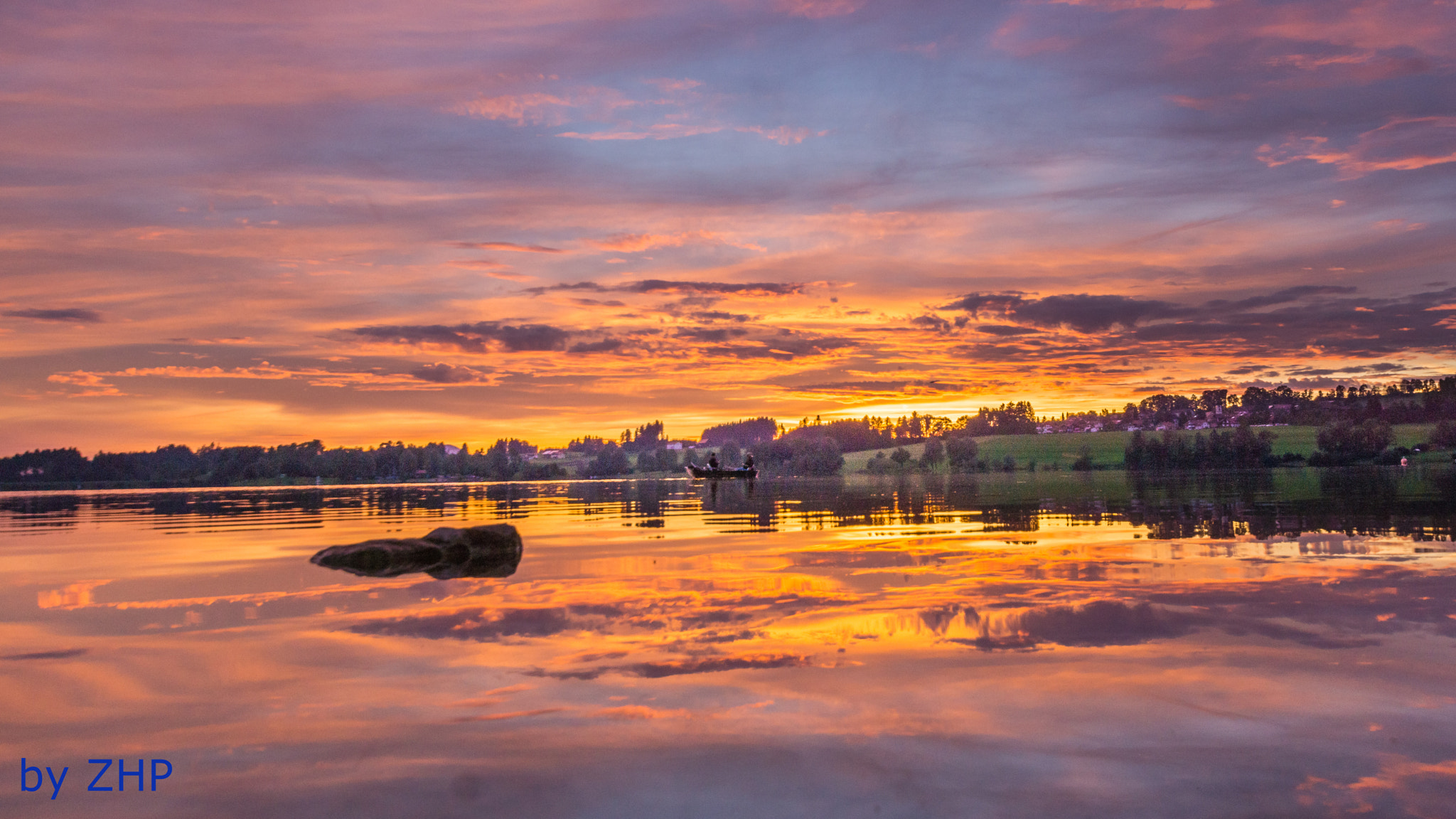 Sony SLT-A77 + 10-20mm F3.5 sample photo. Fischer am abend photography