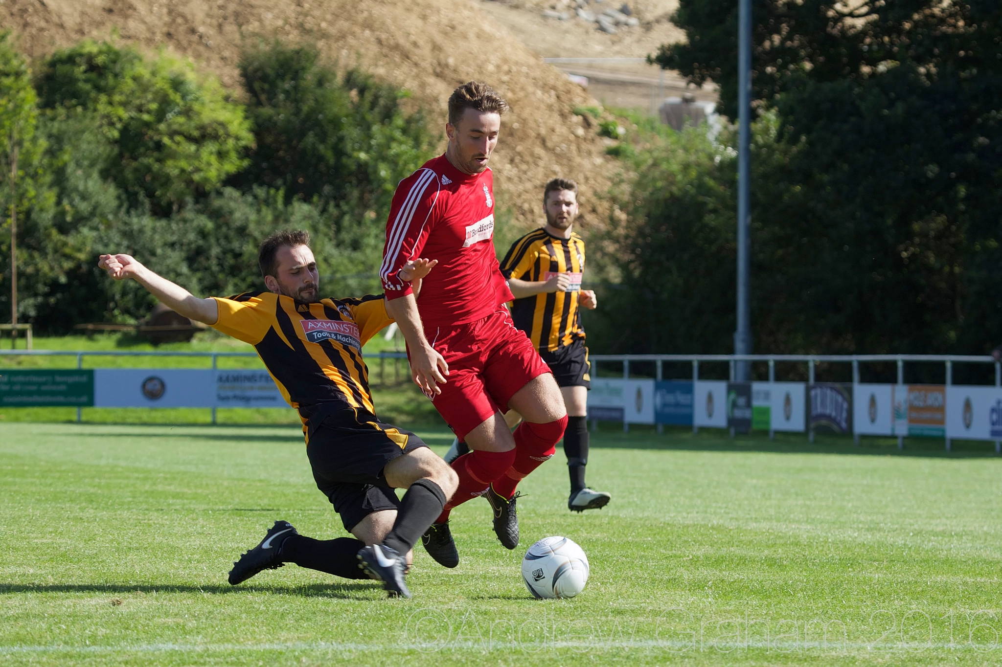 Canon EOS-1D Mark IV sample photo. Clearance tackle photography