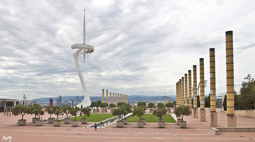 Canon EOS 450D (EOS Rebel XSi / EOS Kiss X2) + Sigma 18-50mm f/2.8 Macro sample photo. La torre calatrava. photography