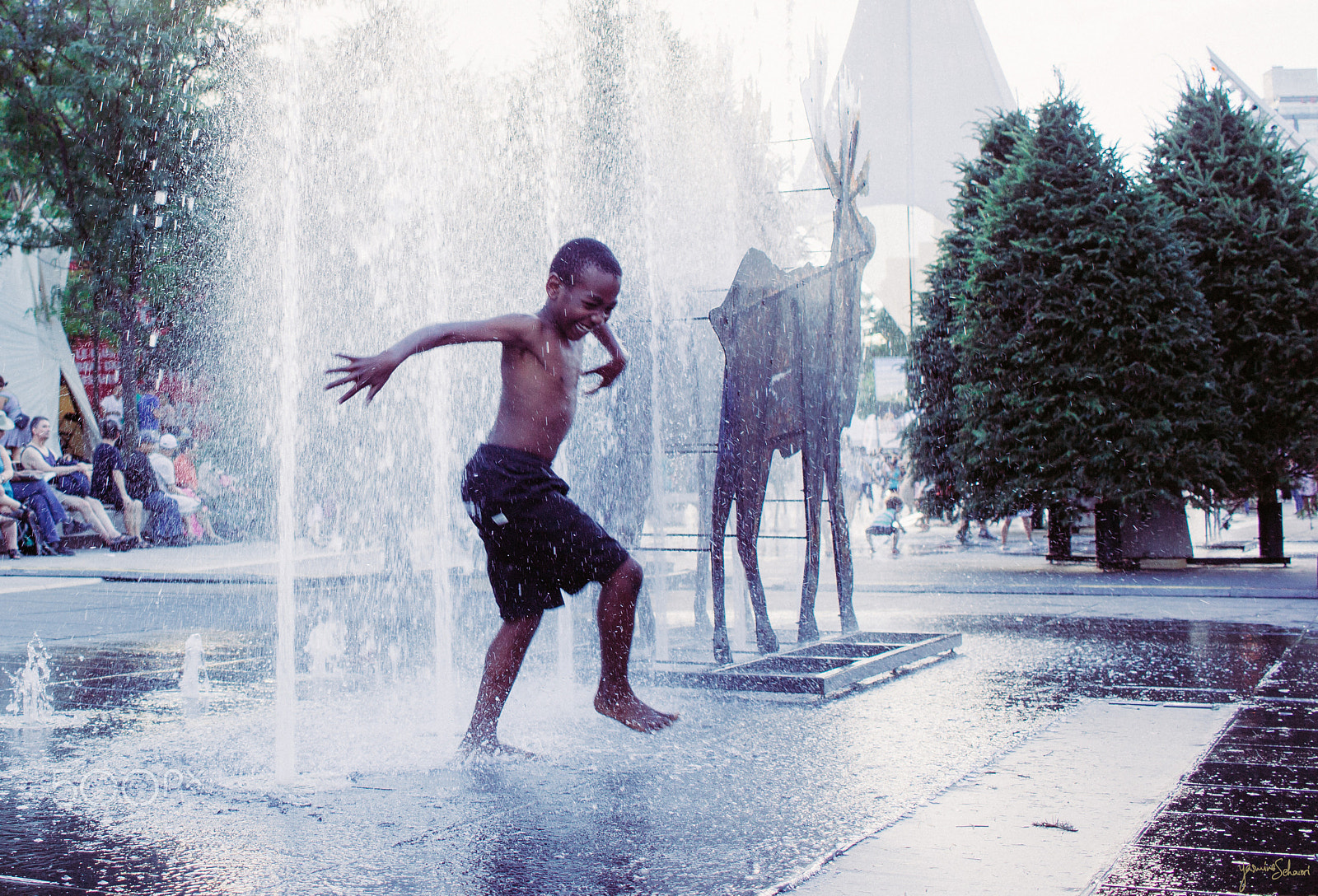 Canon EF-S 24mm F2.8 STM sample photo. Water dance photography