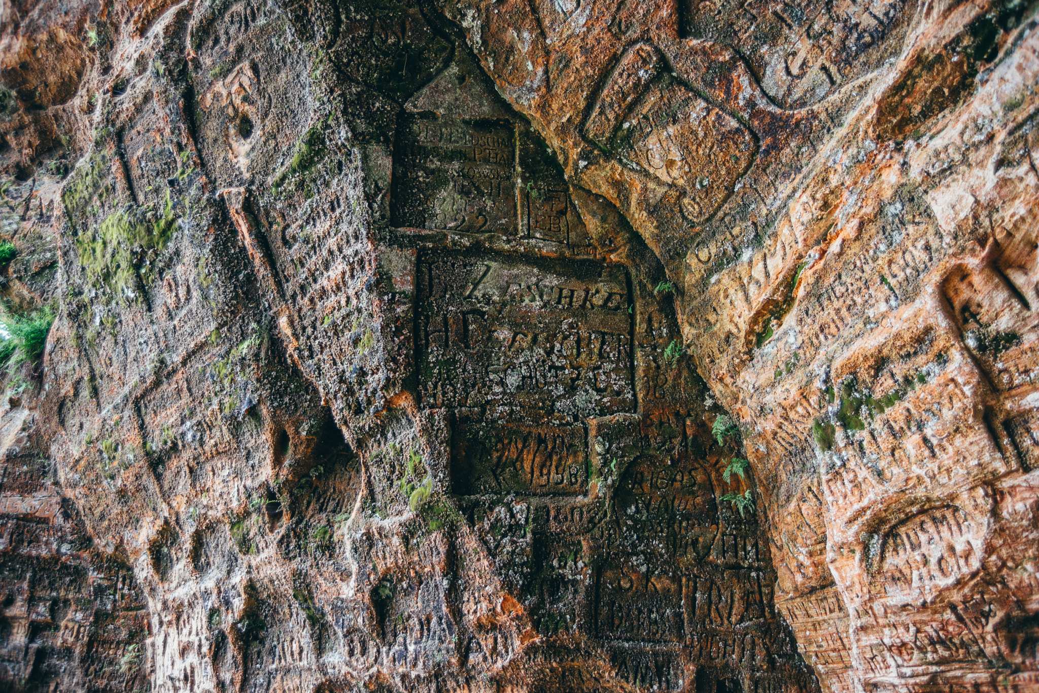 AF Zoom-Nikkor 28-70mm f/3.5-4.5D sample photo. Gutmanis cave walls inscriptions photography