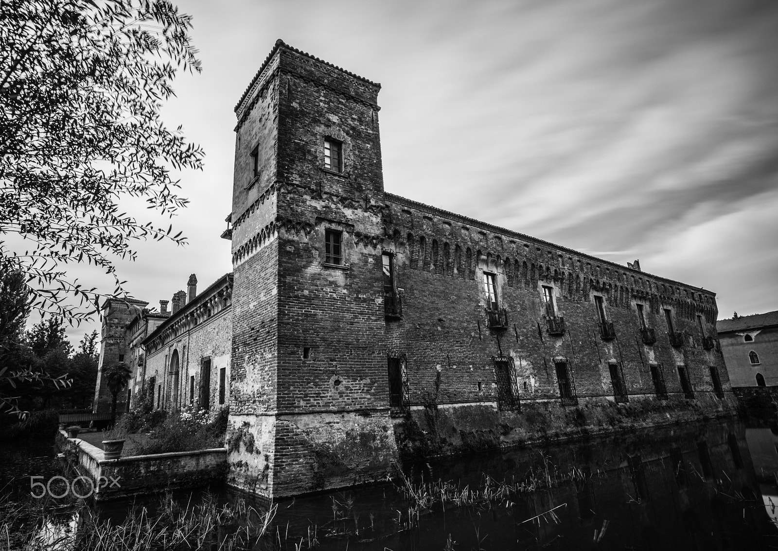 Sigma 10-20mm F4-5.6 EX DC HSM sample photo. Padernello castle, italy photography